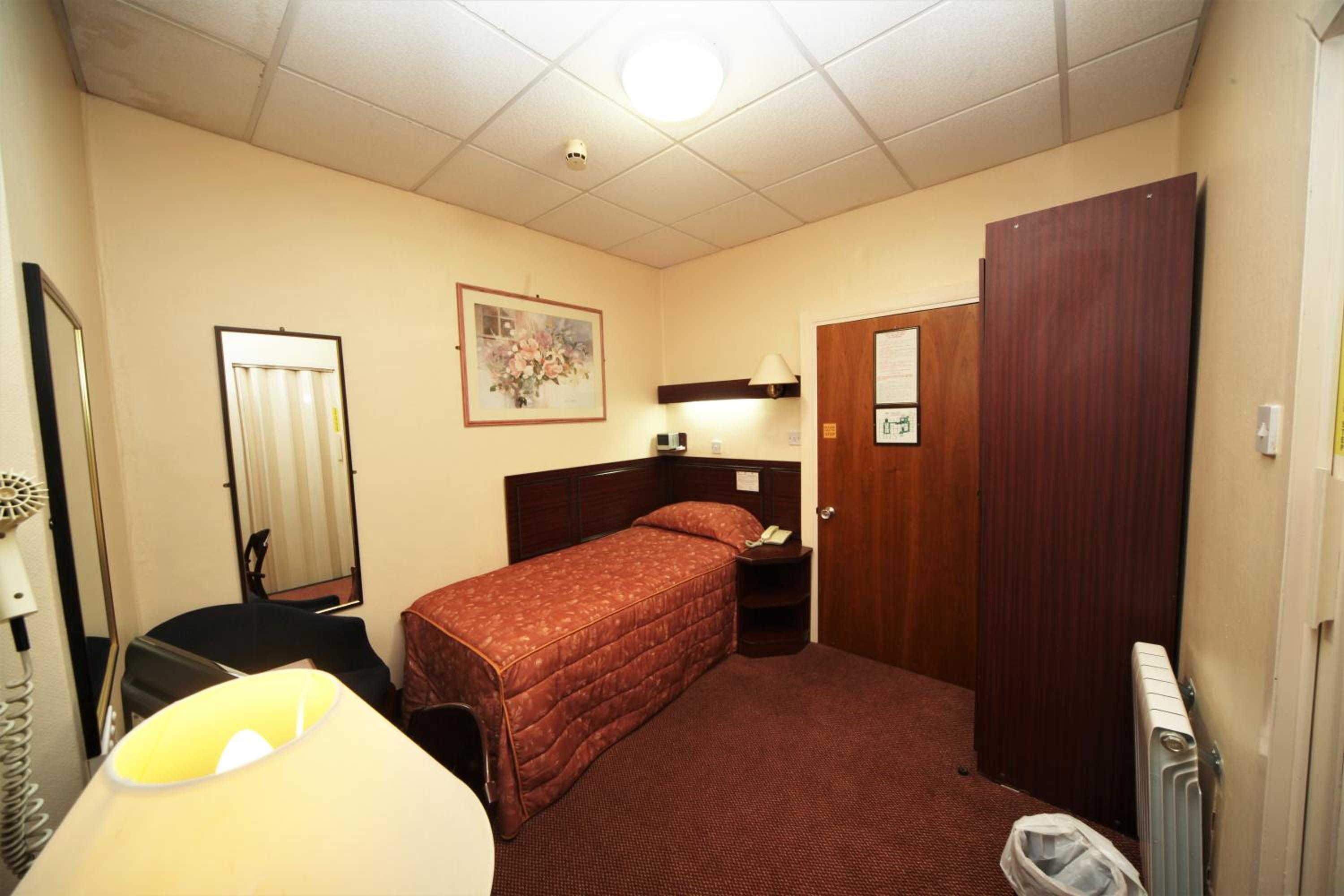 Single Room photo 3