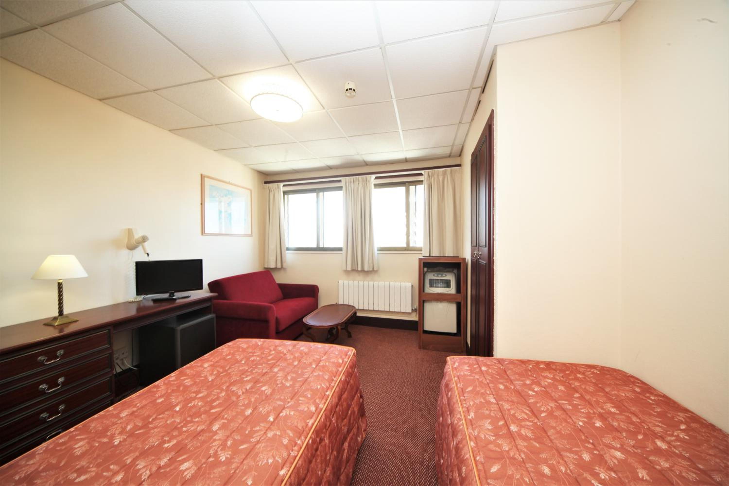 Basic Triple Room photo 3