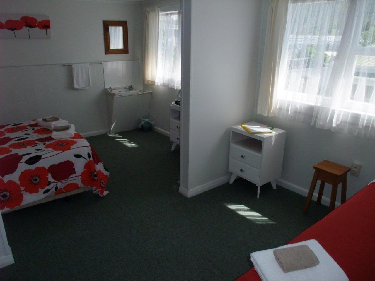 Large Double or Twin Room with Shared Bathroom photo 1