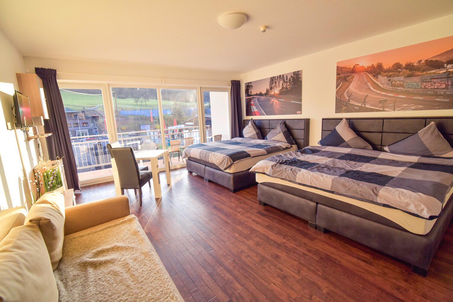Deluxe Apartment
