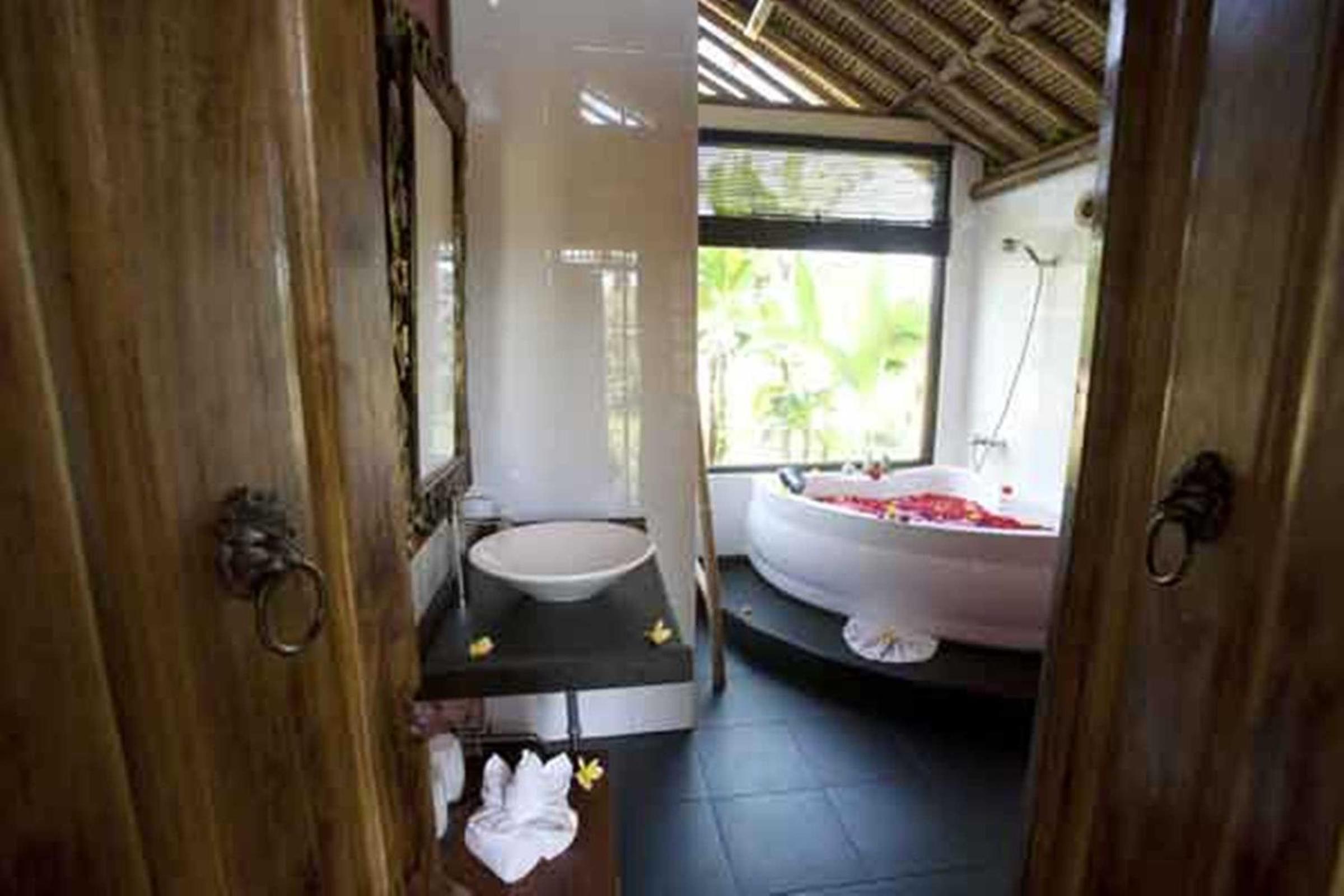 Deluxe Bungalow - Photo 13
