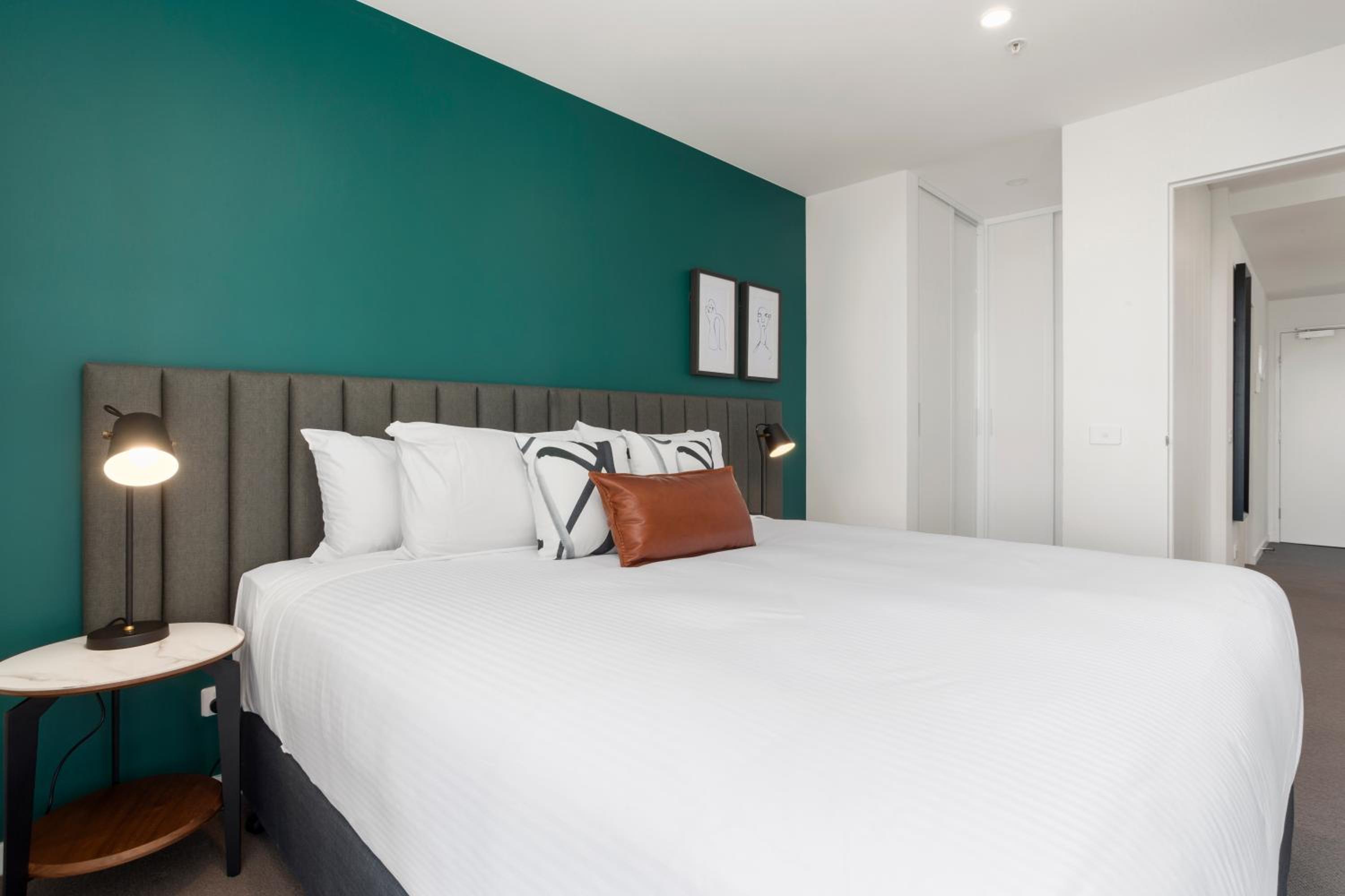 One-Bedroom Apartment with Sofa Bed - Photo 2