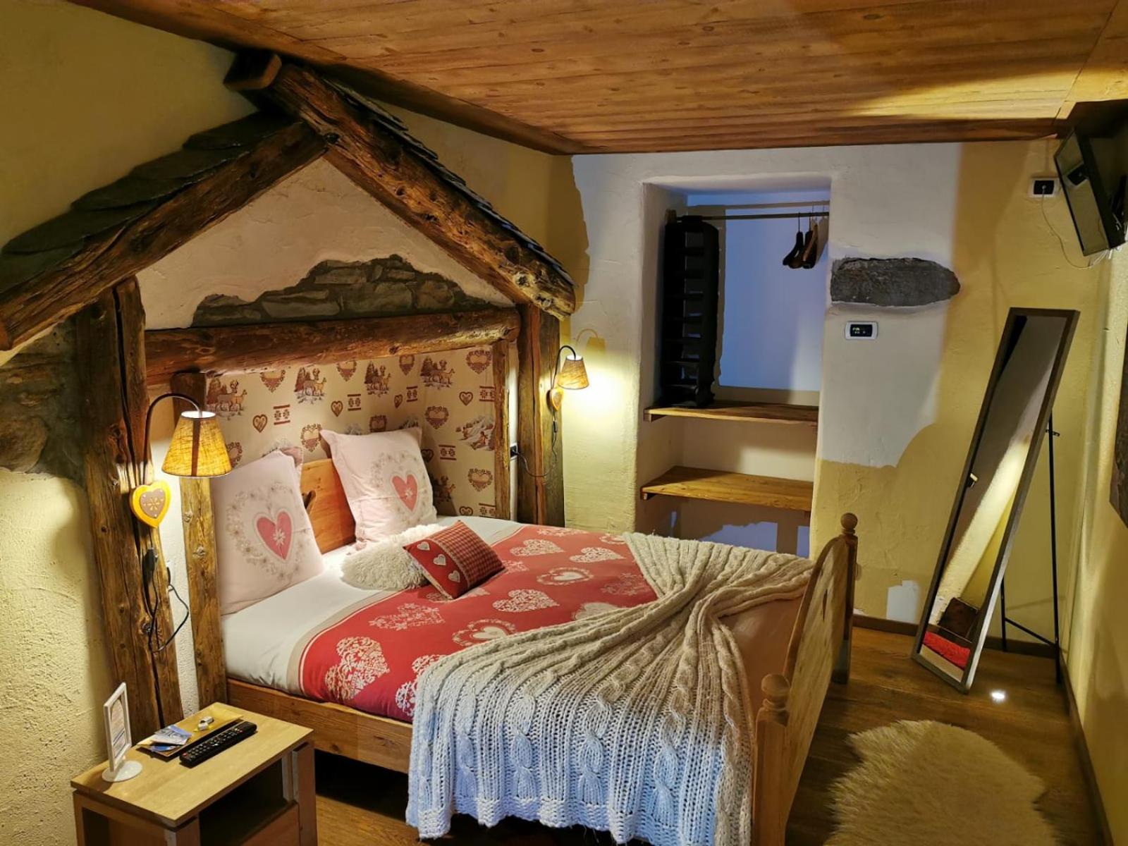 Economy Double or Twin Room photo 3