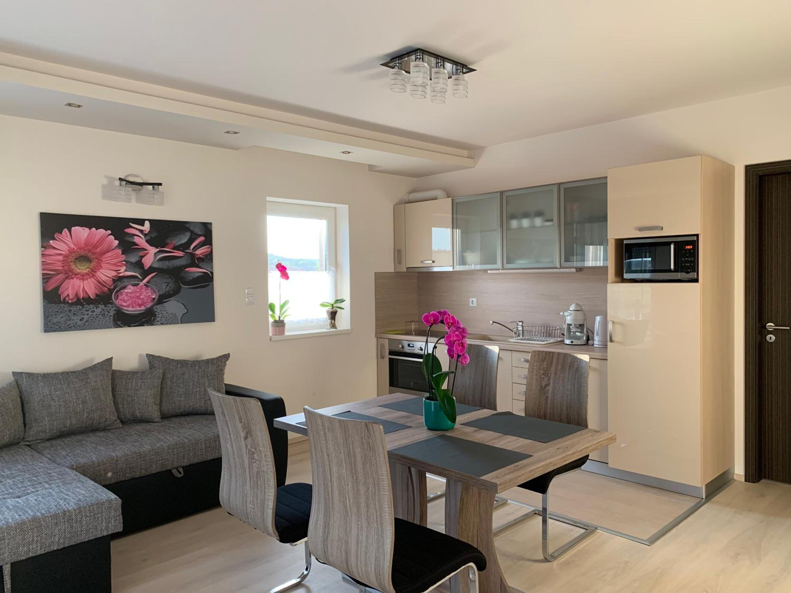 Two-Bedroom Apartment - Photo 8