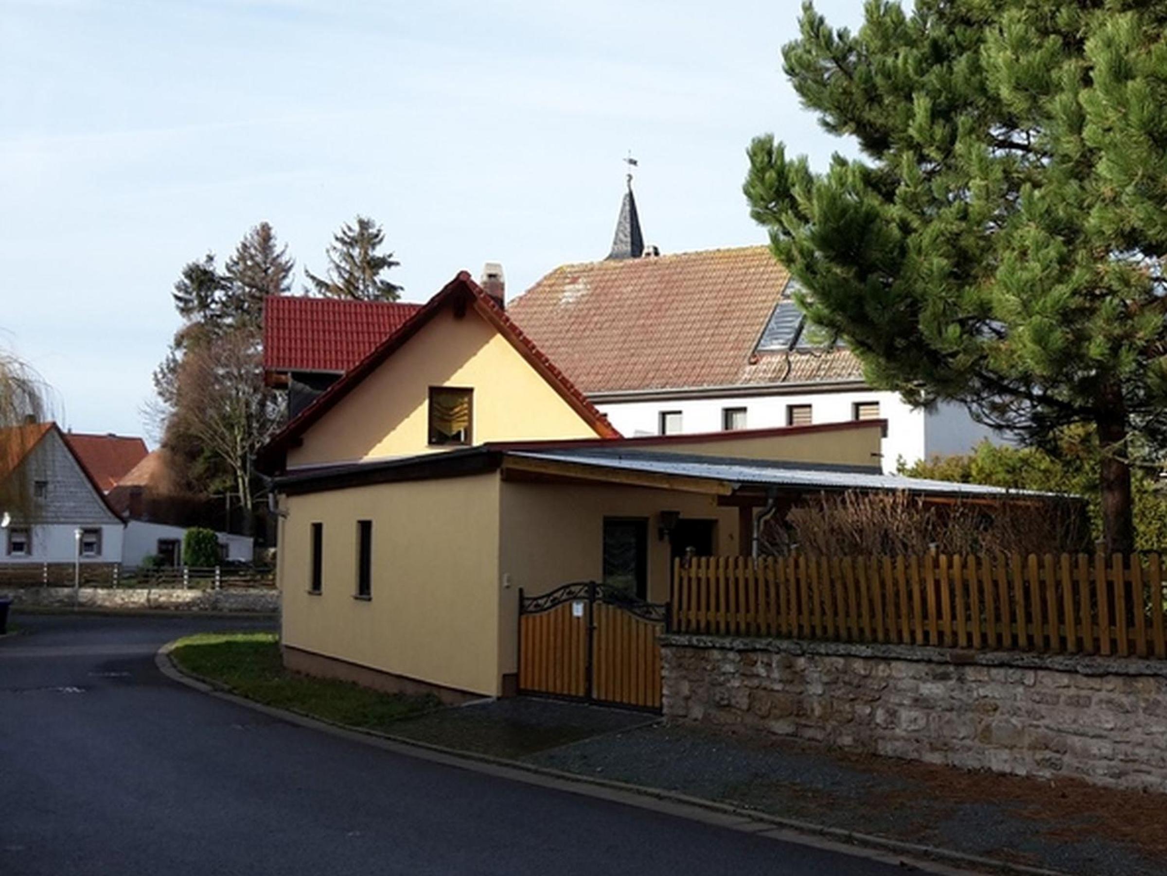 Three-Bedroom House photo 3