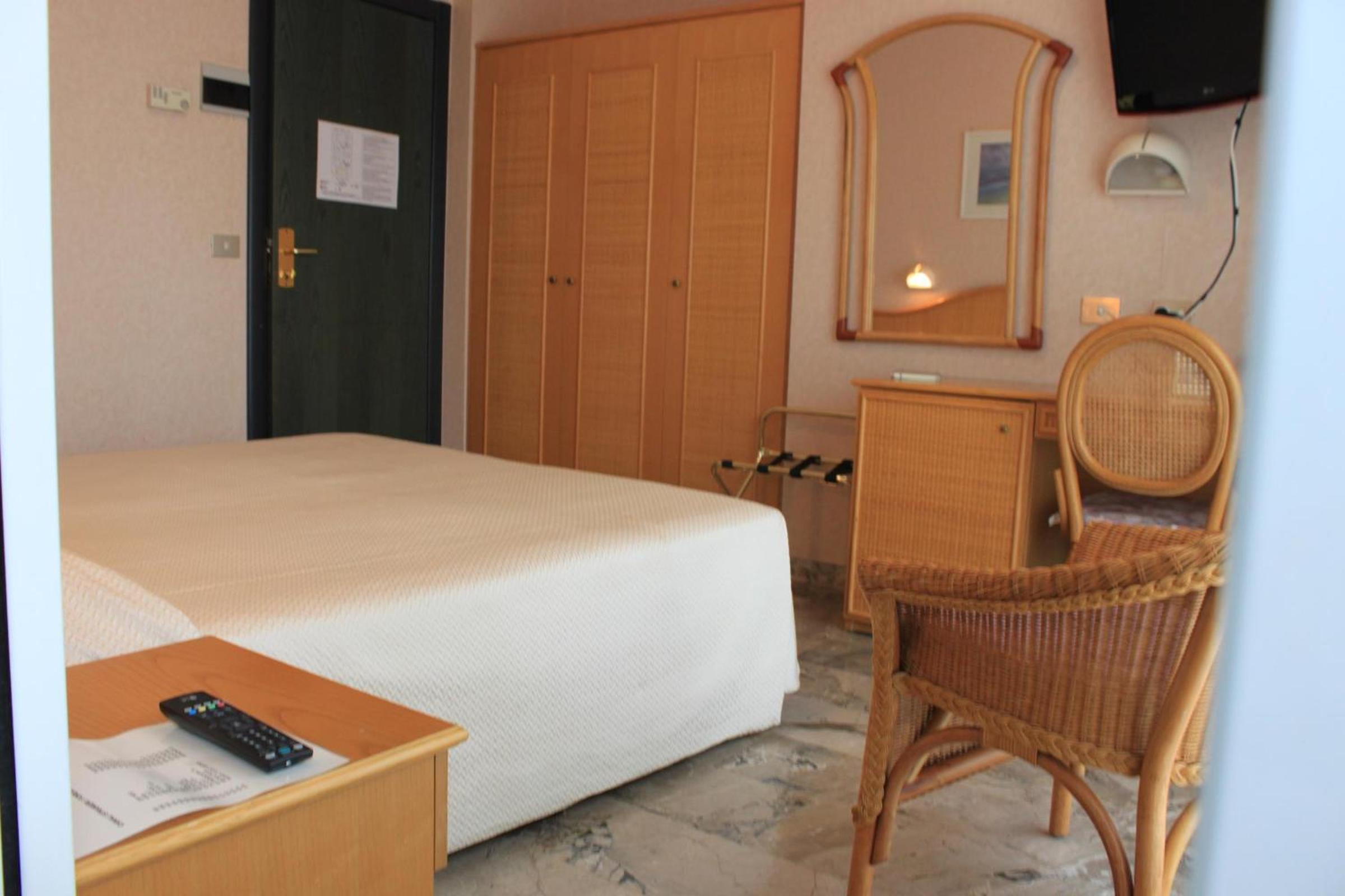 Classic Double or Twin Room - Photo 1