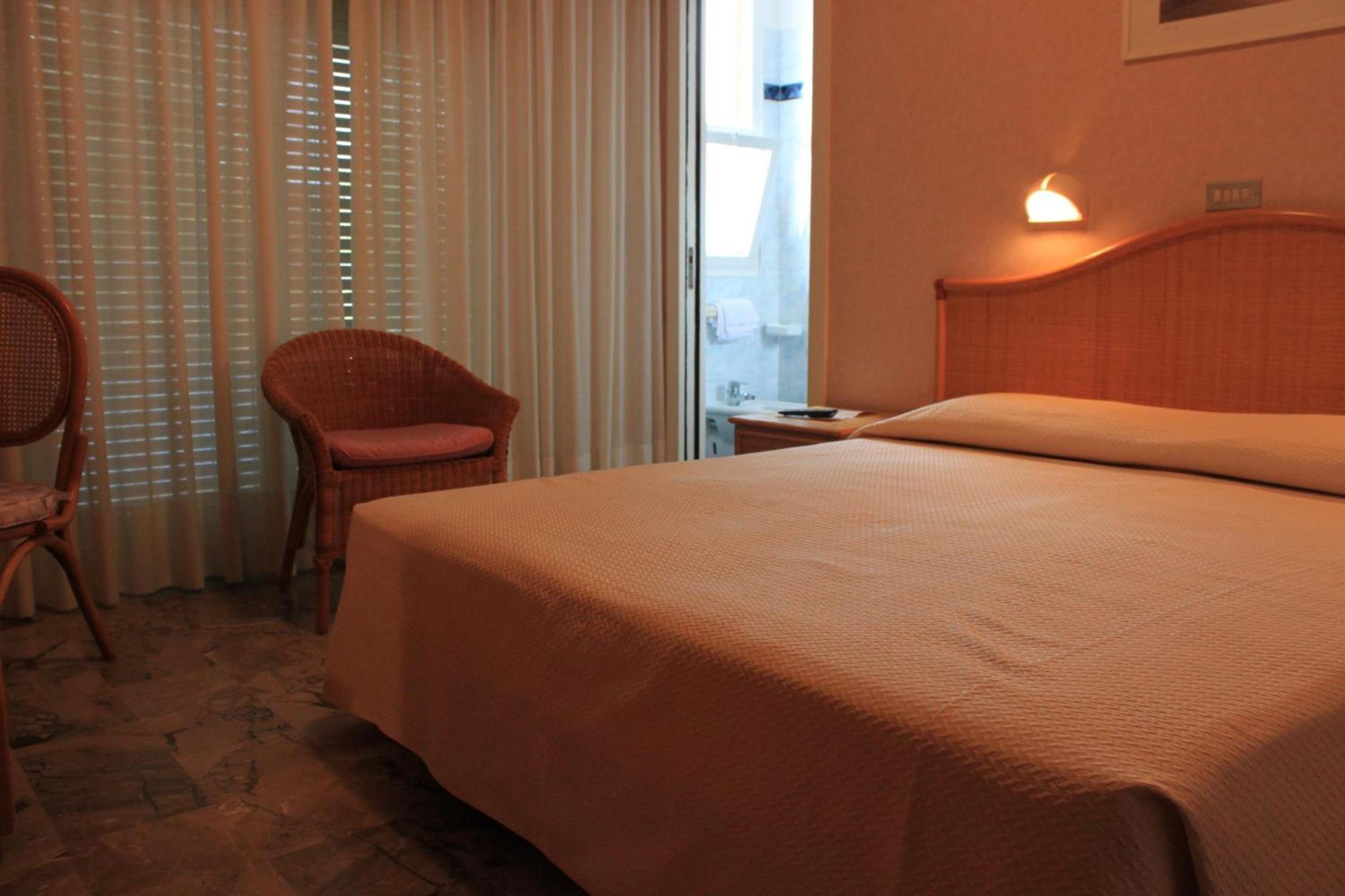 Classic Double or Twin Room - Photo 3