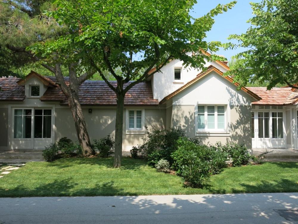 Two-Bedroom Cottage photo 2