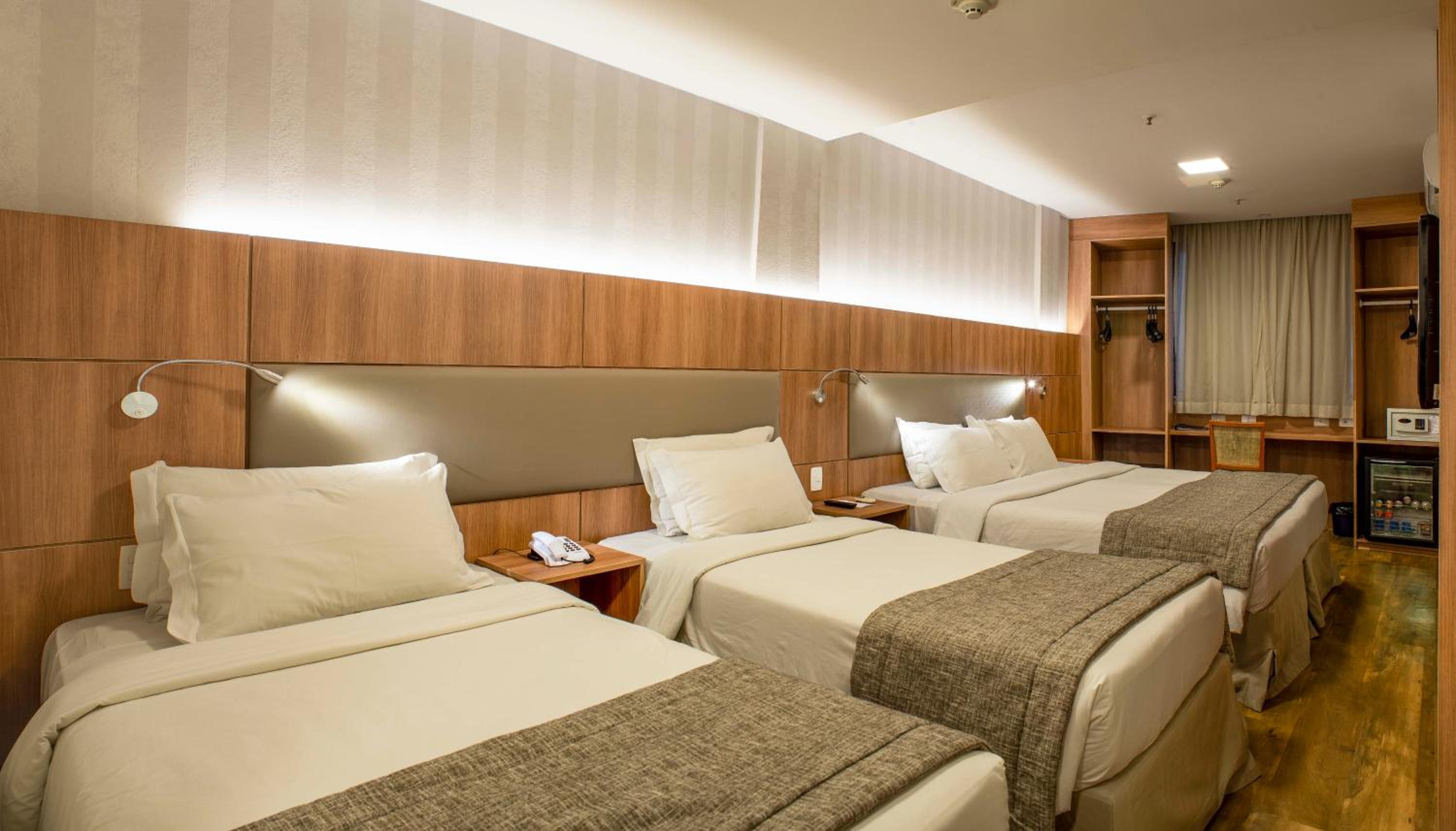 Hotel Astoria Copacabana — Standard Quadruple Room