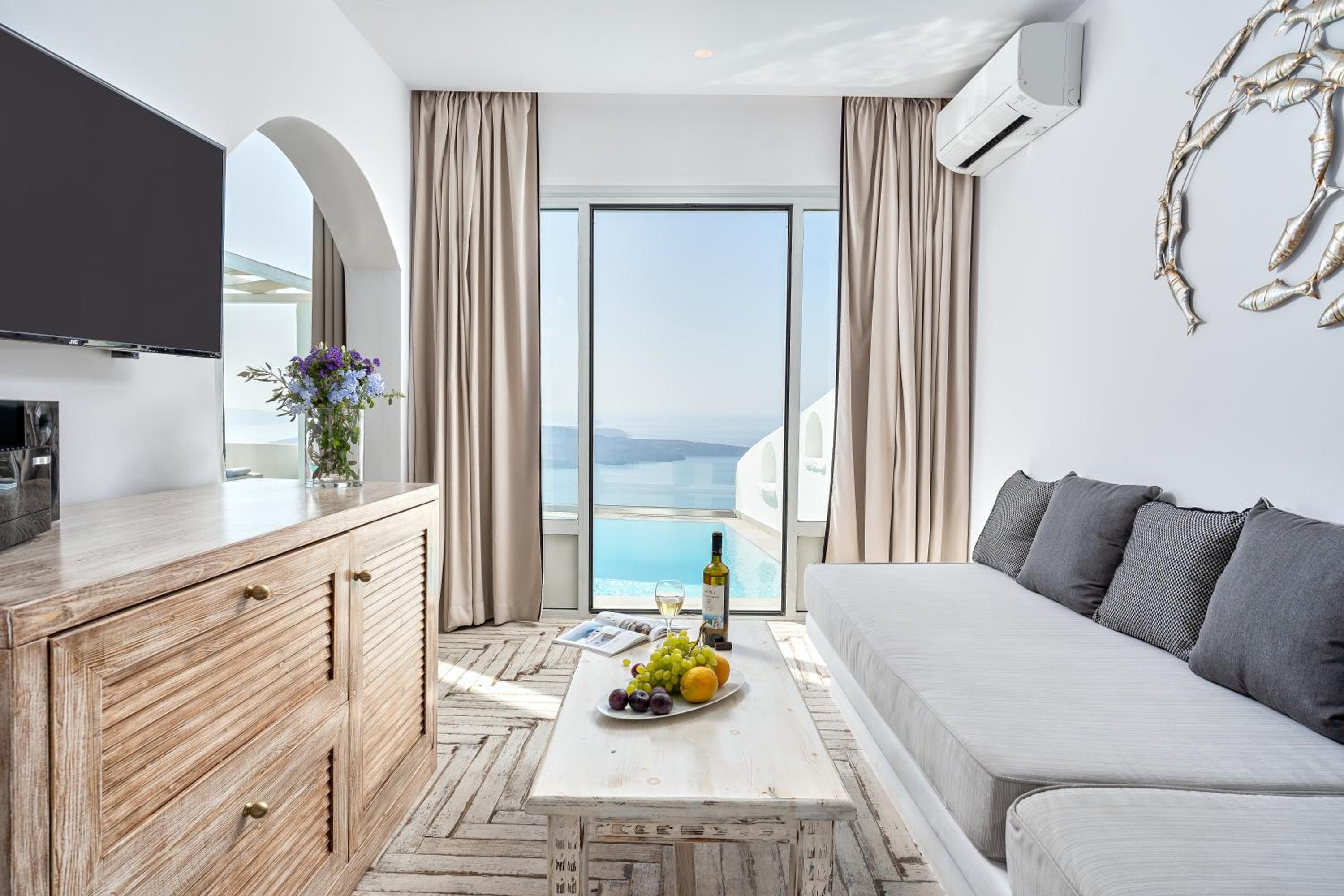 Sunset Suite with Private Pool - Sea and Caldera View - Photo 10