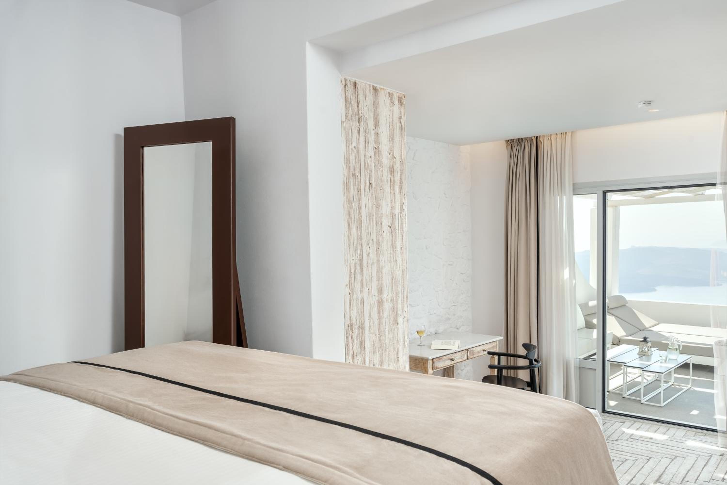 Sunset Suite with Private Pool - Sea and Caldera View - Photo 1