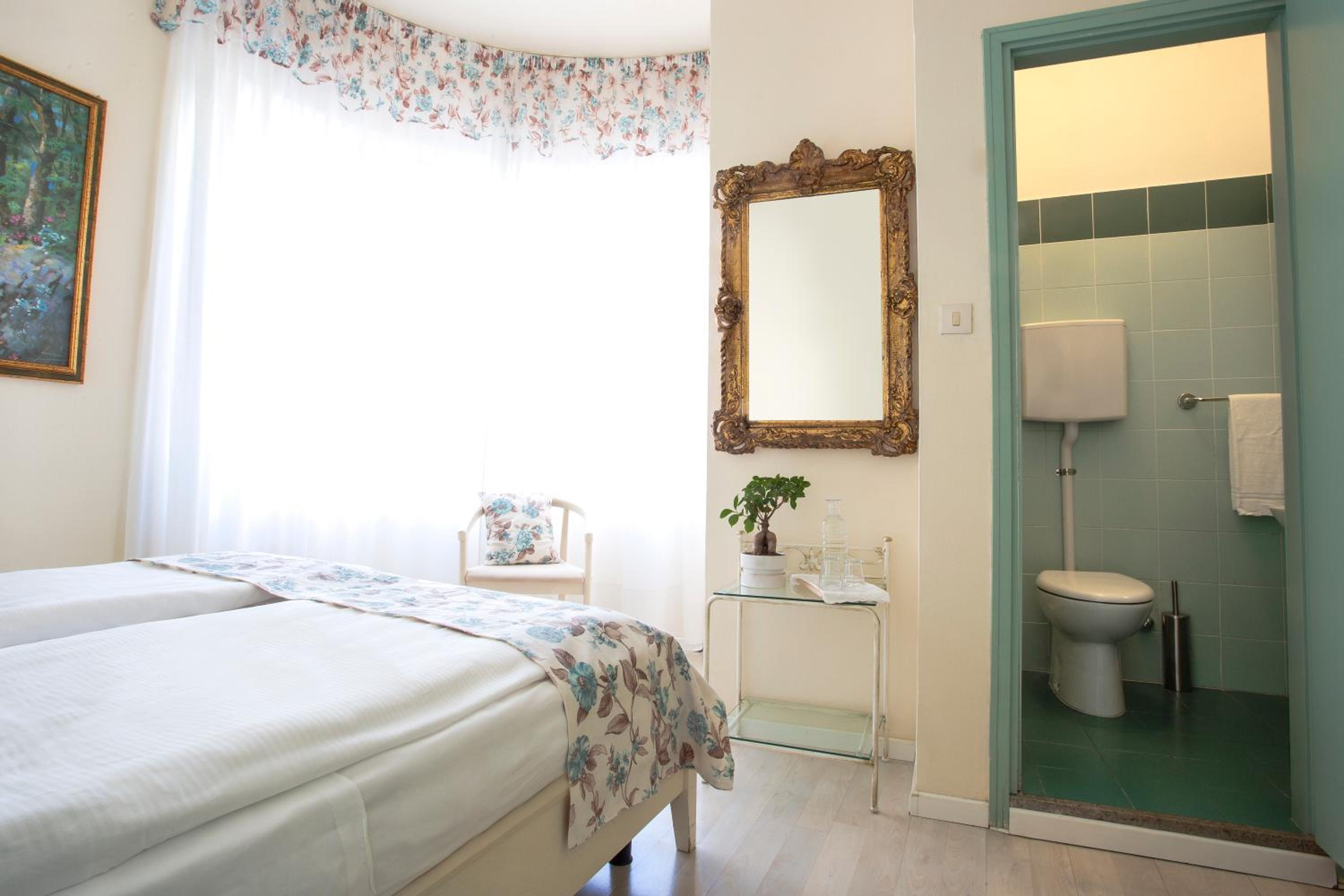 Double Room photo 1