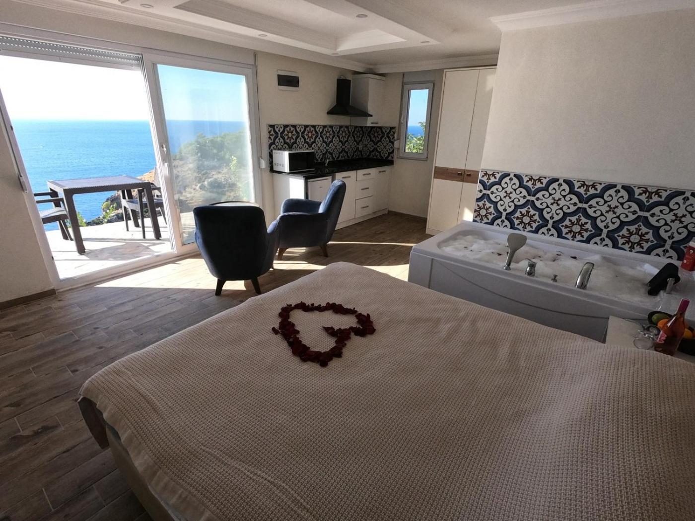 Deluxe Double Room with Sea View photo 1