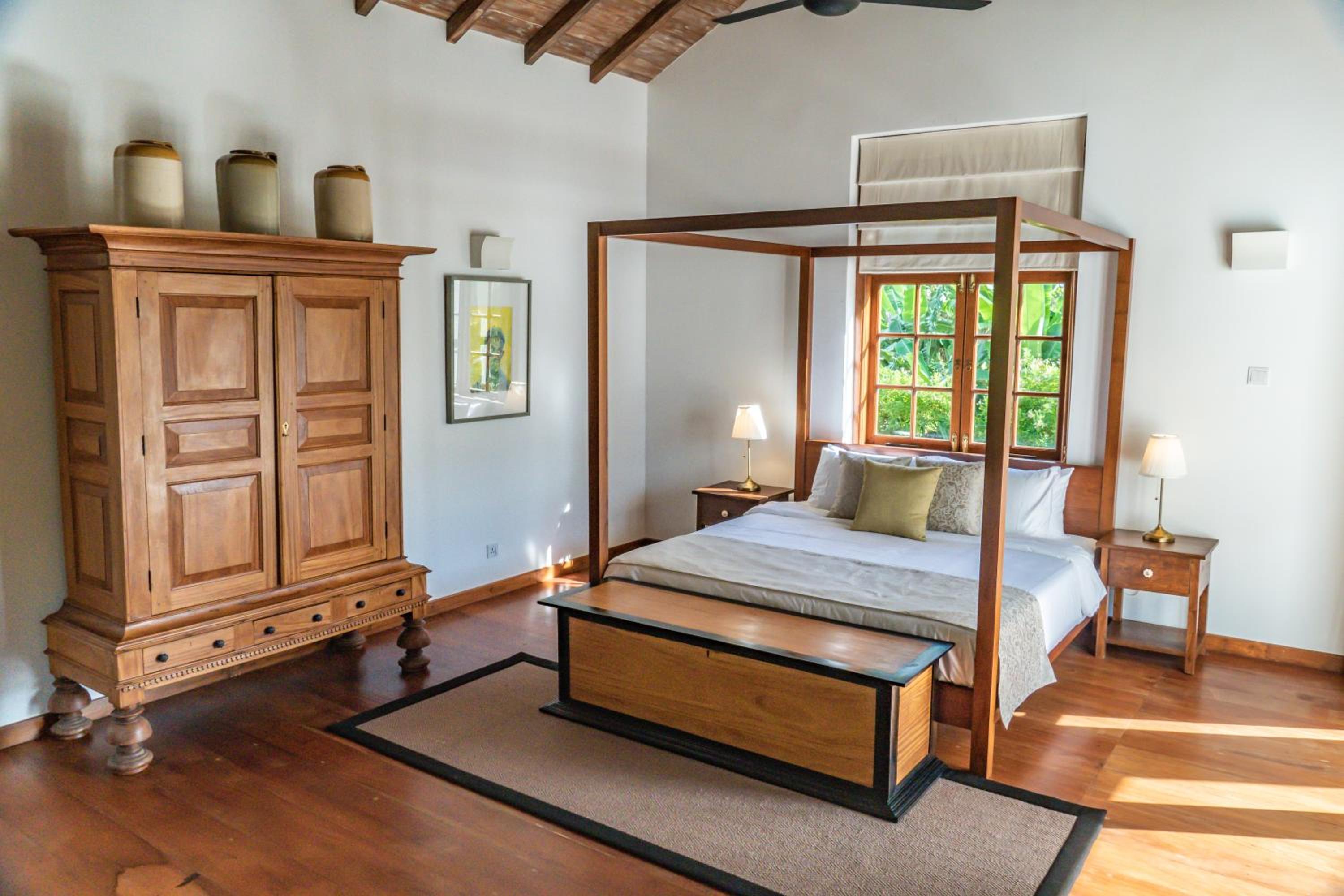 Suite with Balcony - Photo 9