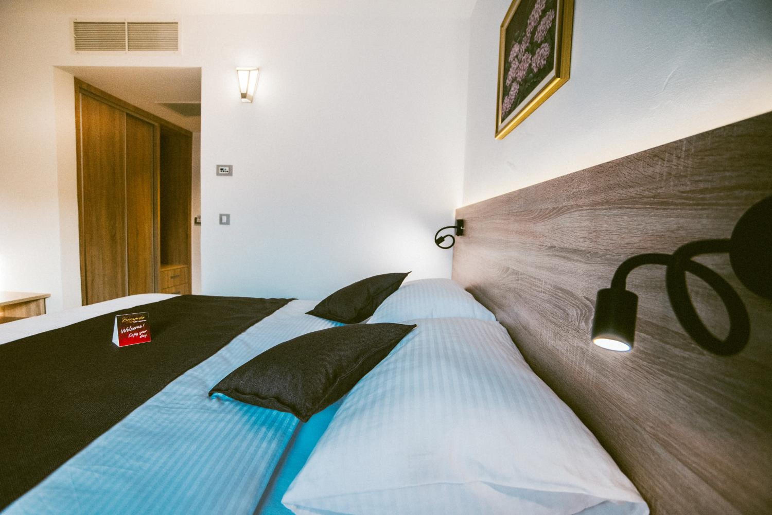 Double Room - Photo 4