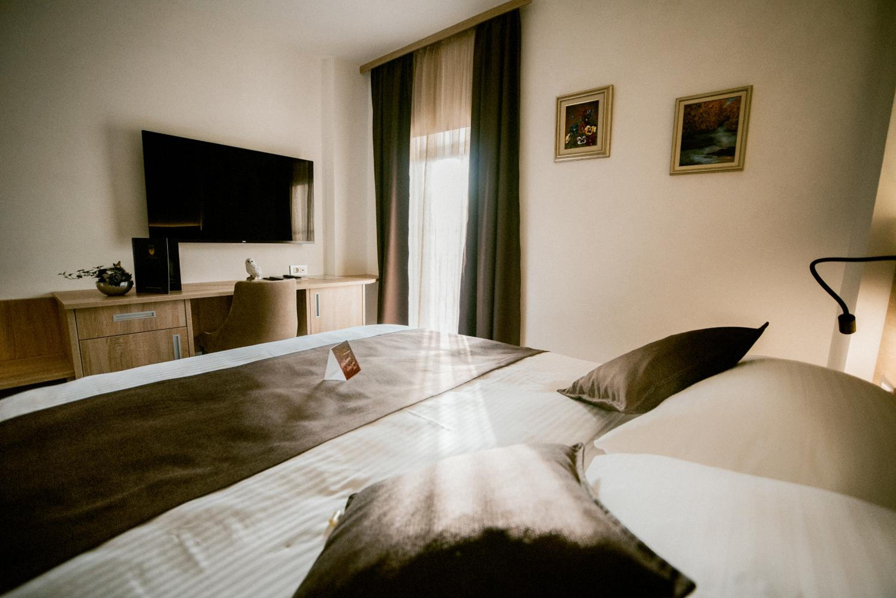 Double Room - Photo 8