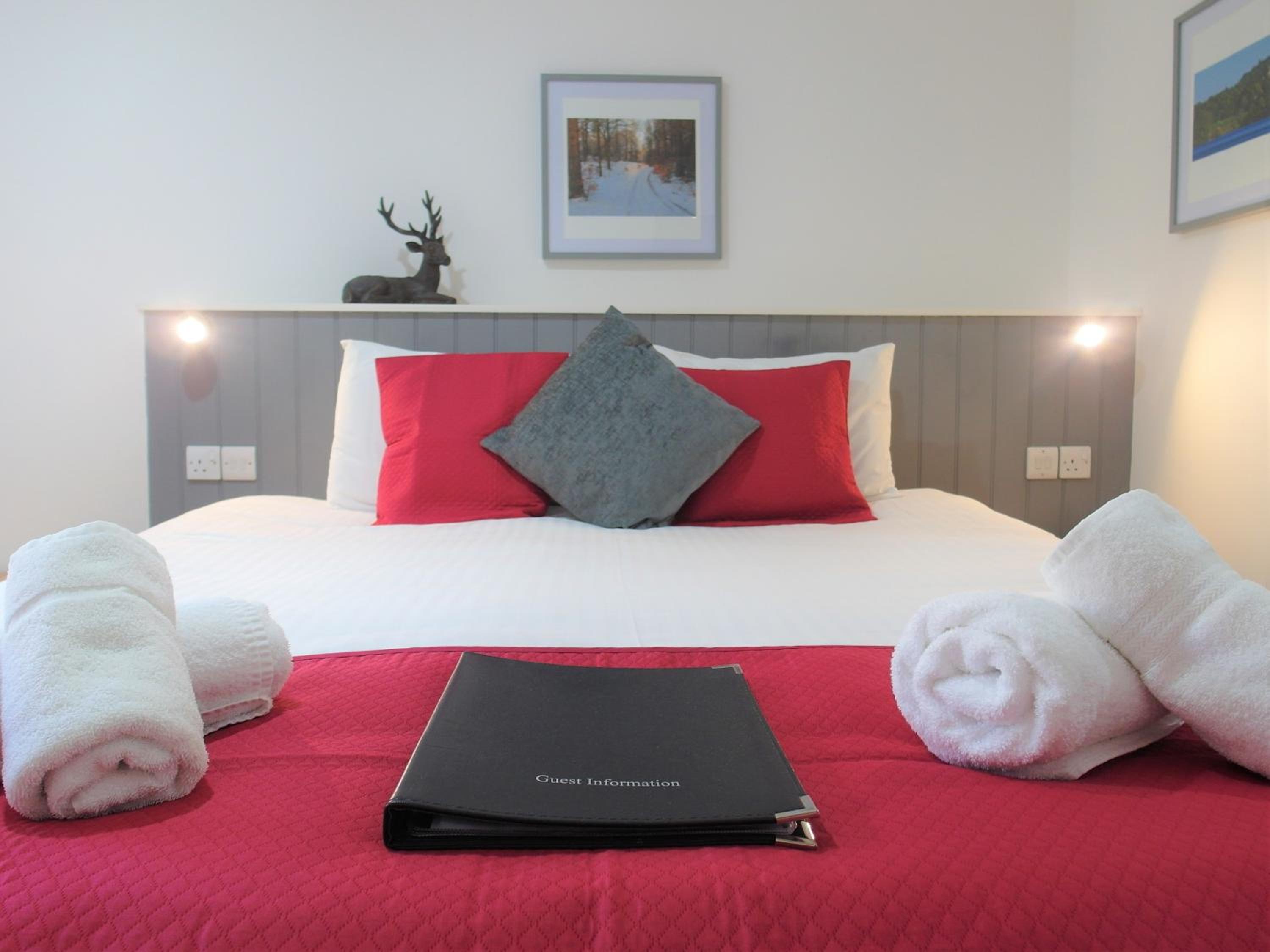 Standard Double or Twin Room - Photo 8