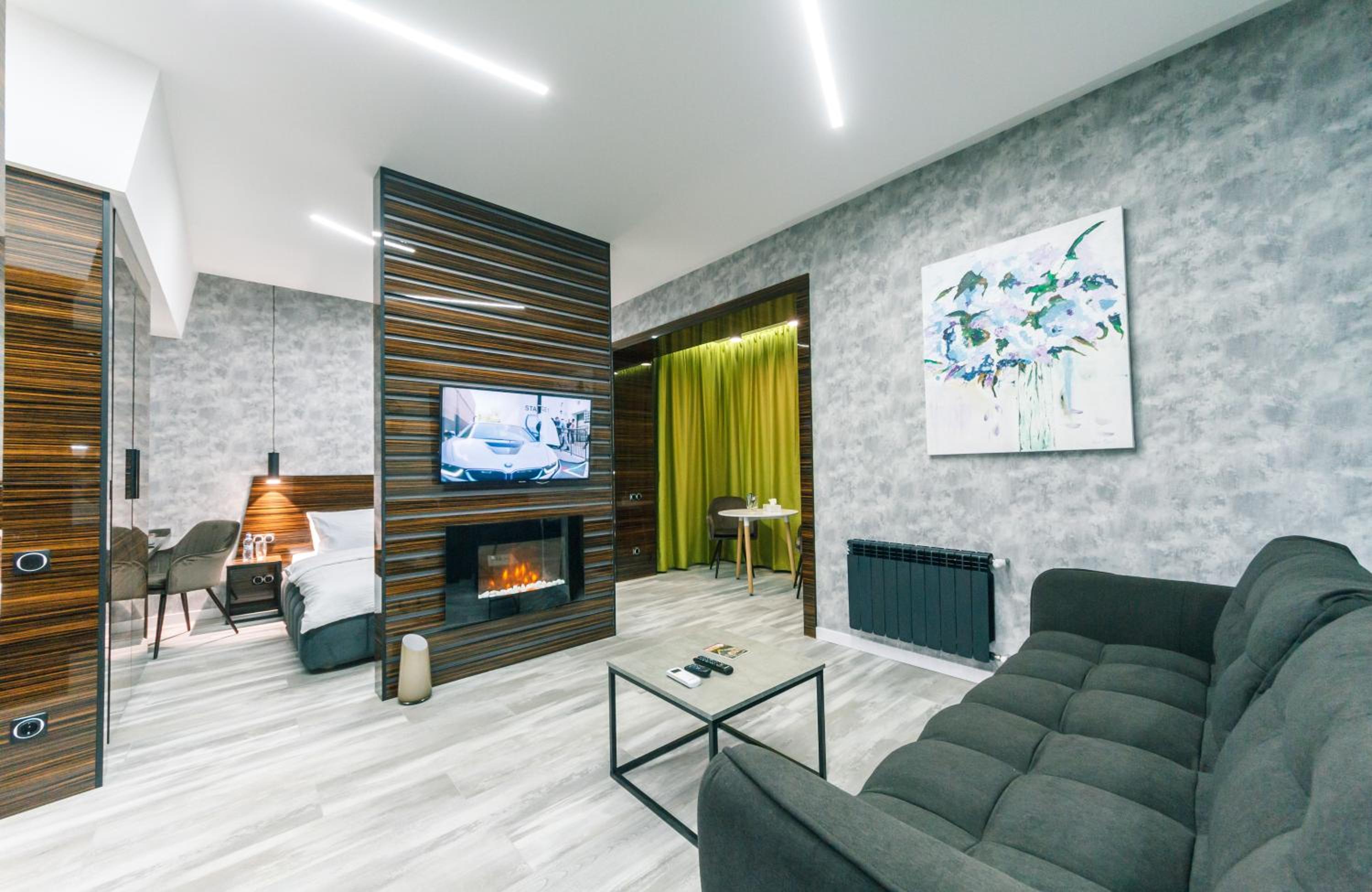 Deluxe Apartment