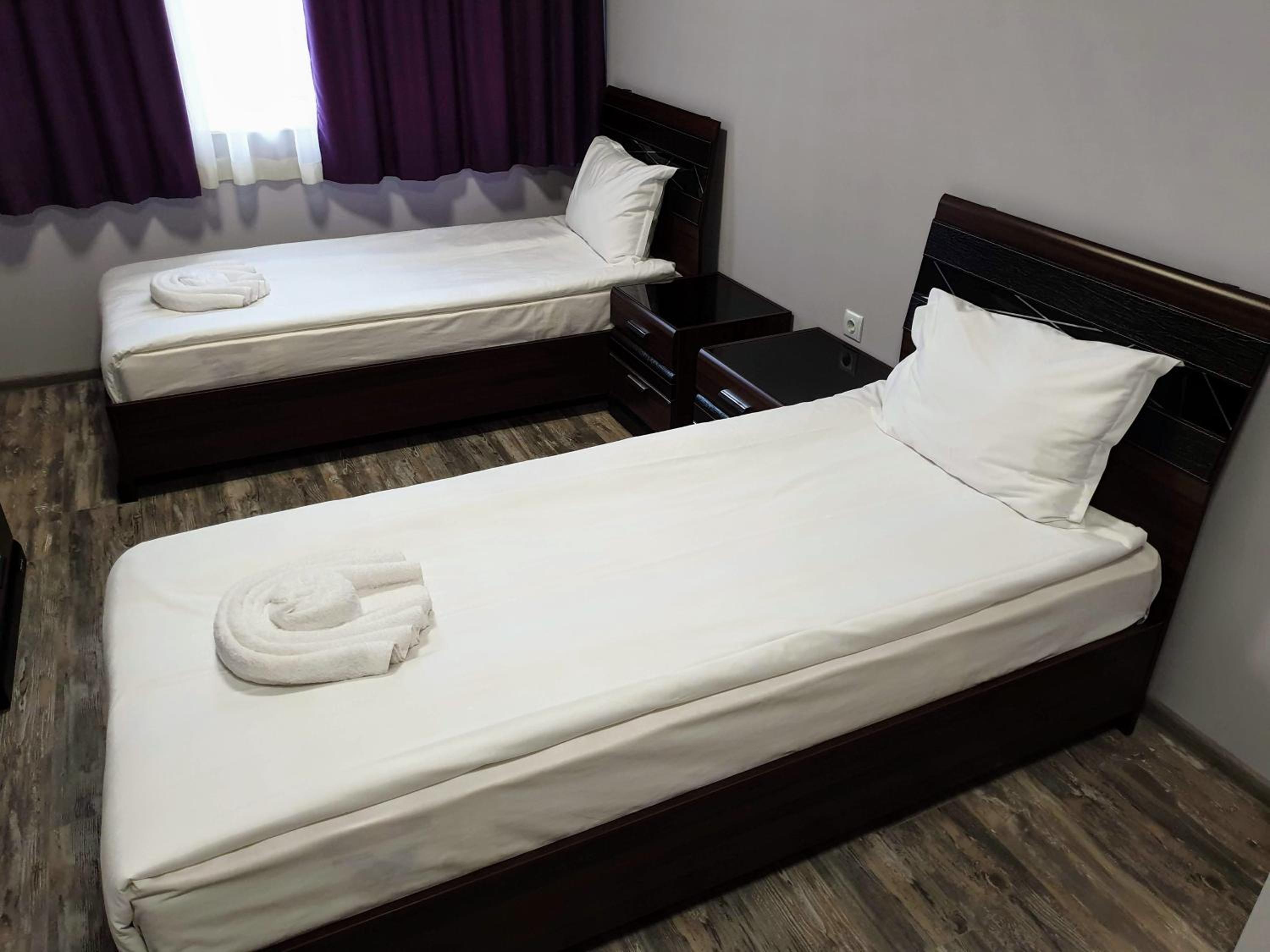 Twin Room - Photo 2