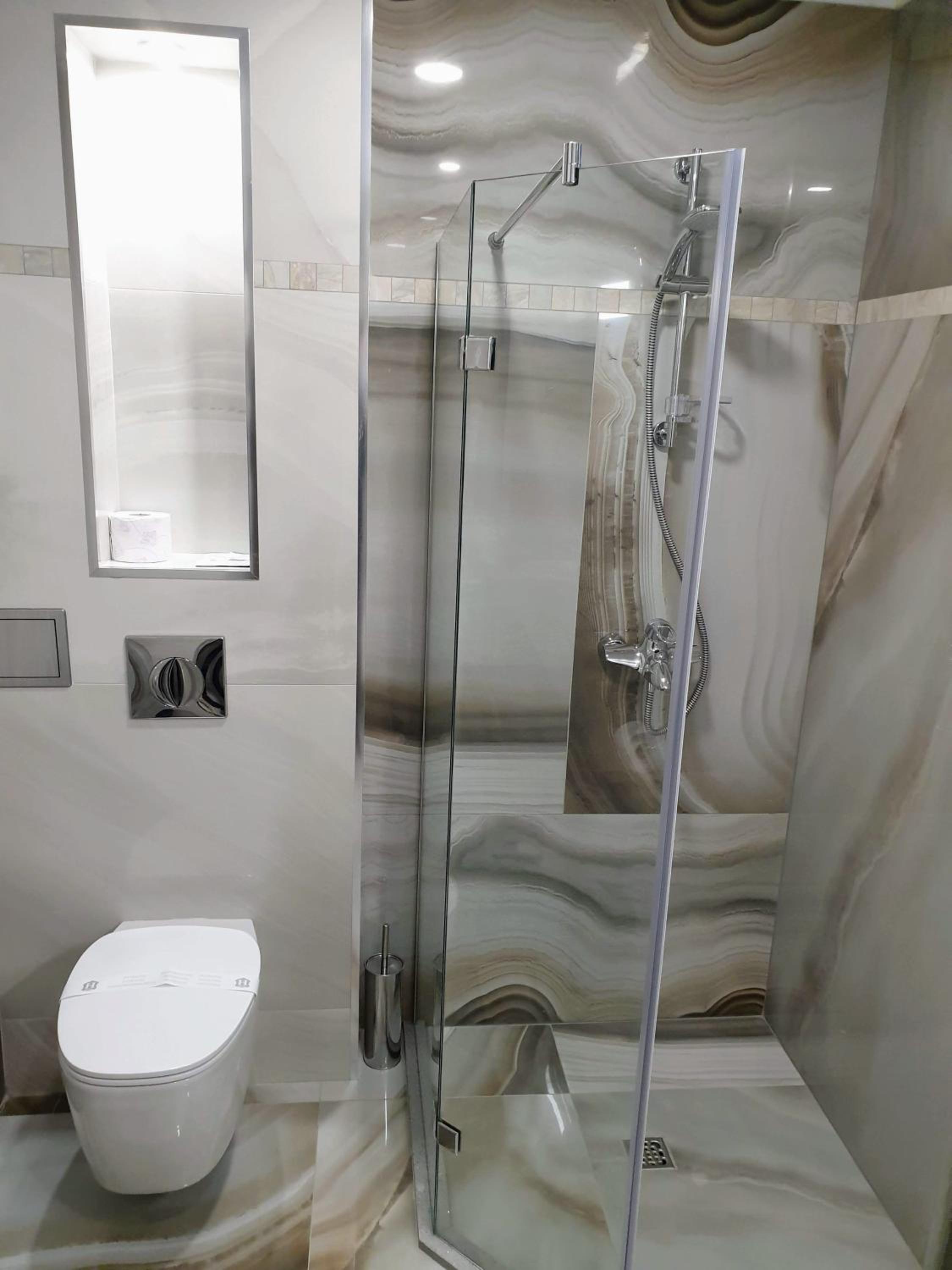 Deluxe King Room - Photo 4