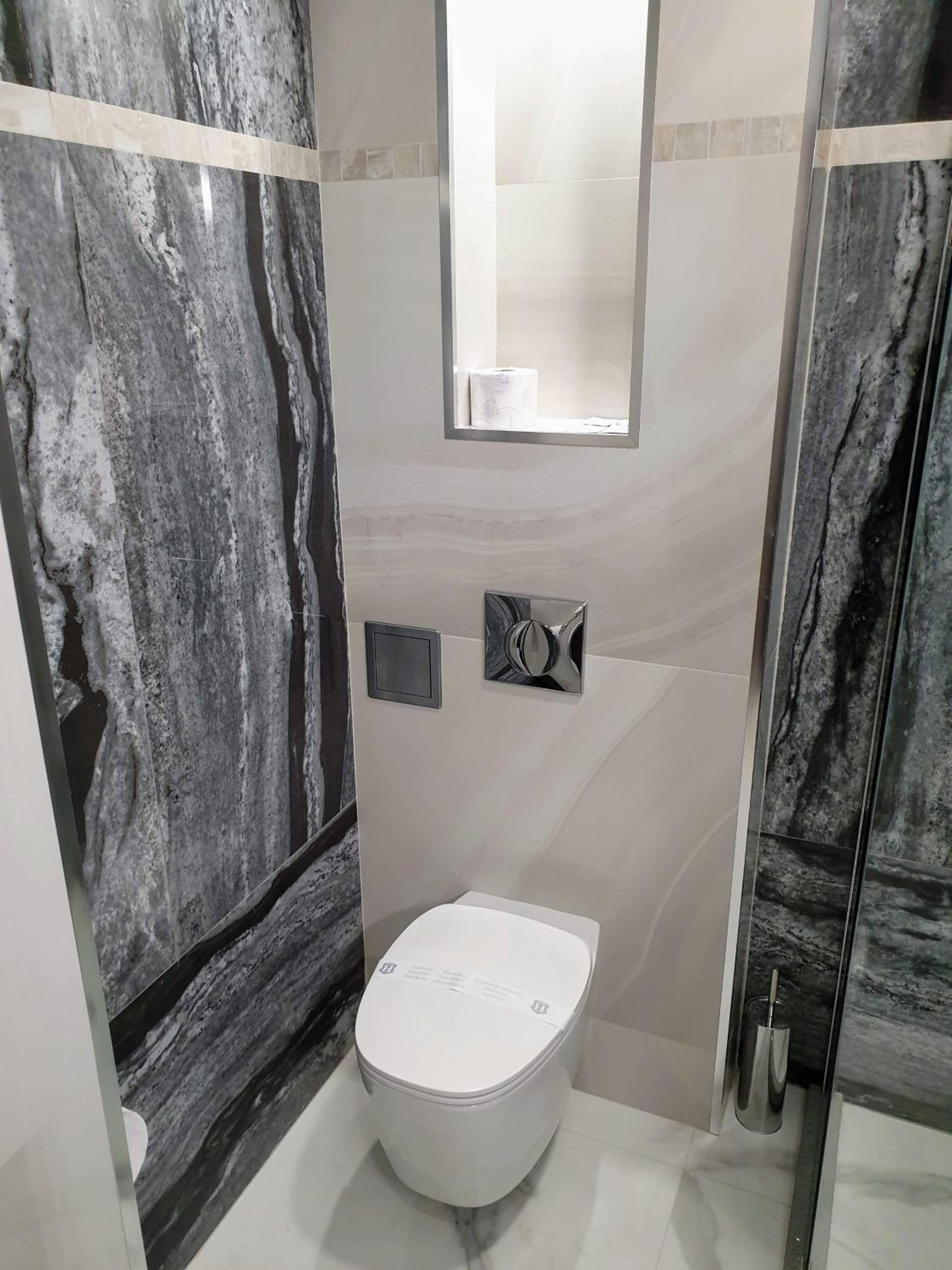 Deluxe King Room - Photo 6