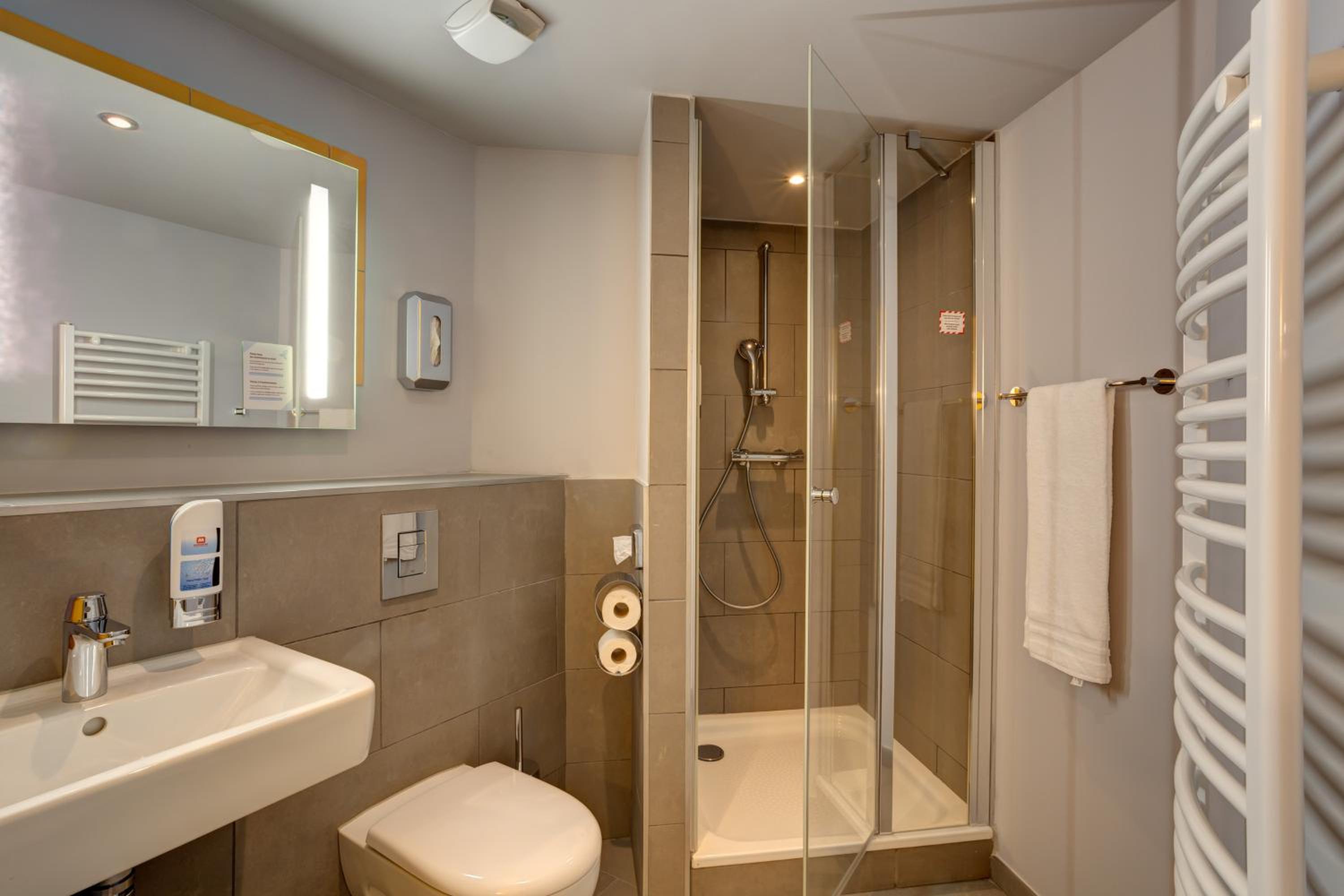 Standard Double Room for Single Use photo 3
