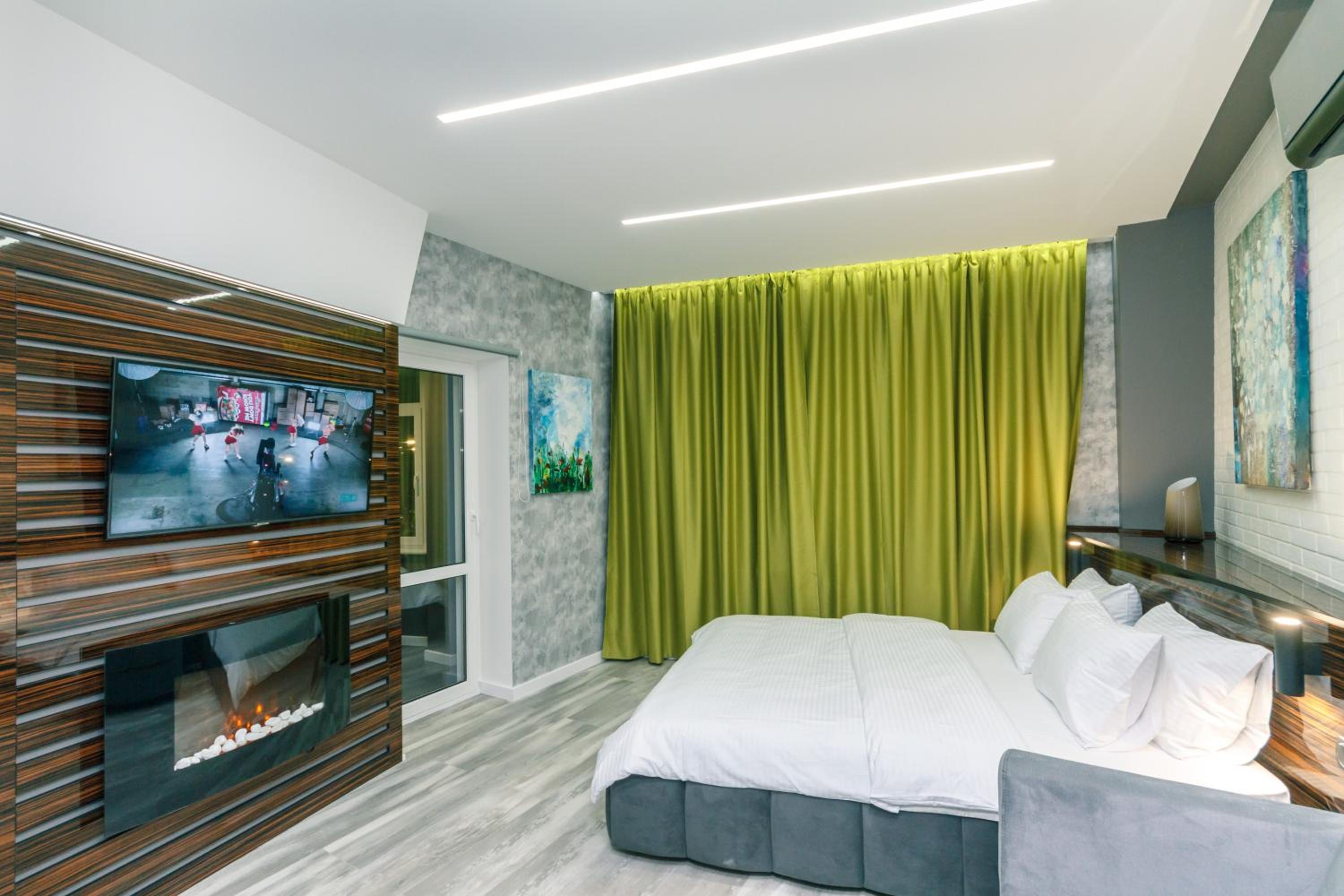 Apartment with Balcony