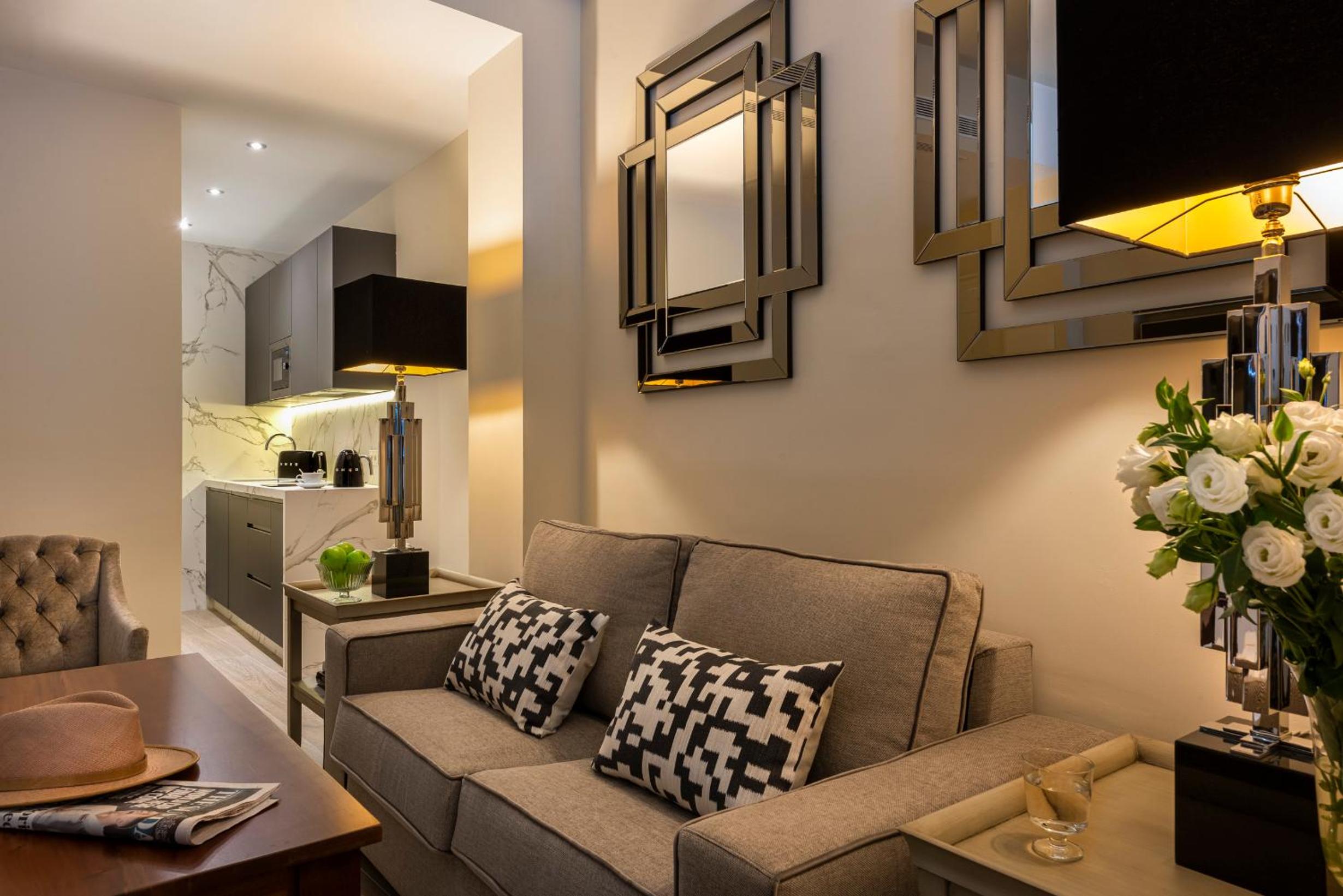Deluxe Double or Twin Room - Photo 2
