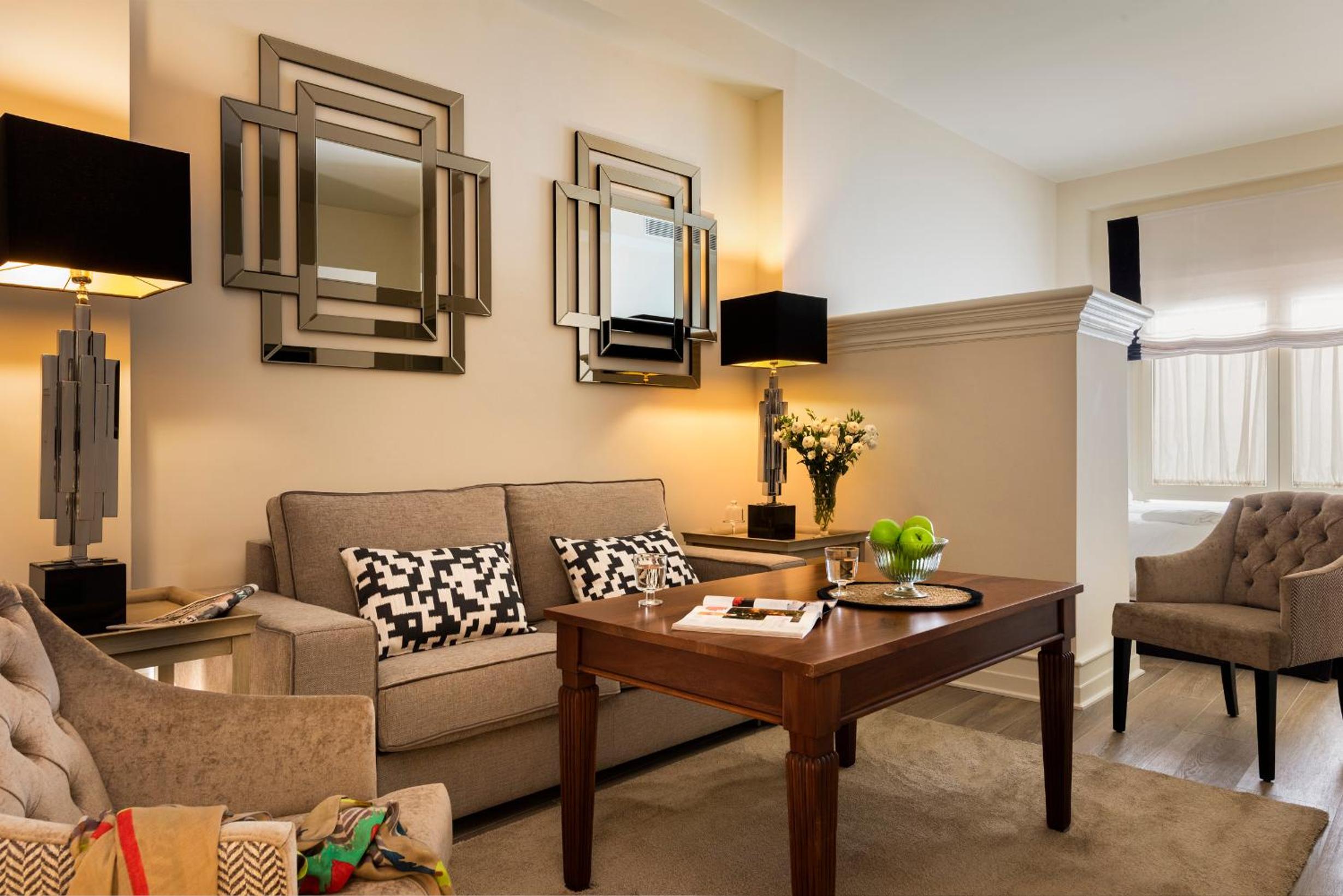 Deluxe Double or Twin Room - Photo 6