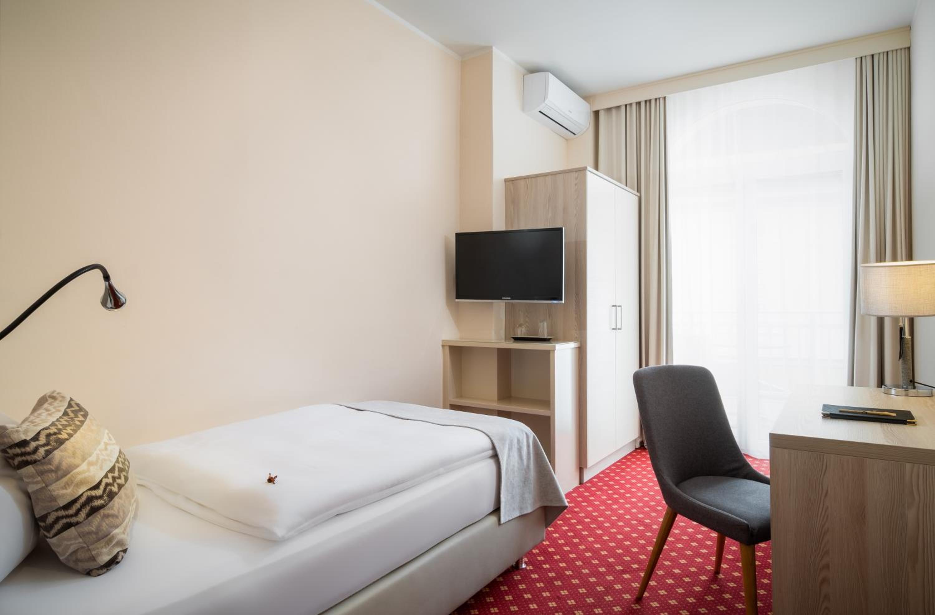 Single Room photo 1