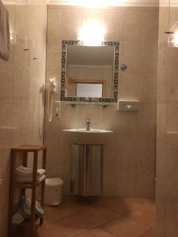Double Room with Balcony - Photo 2