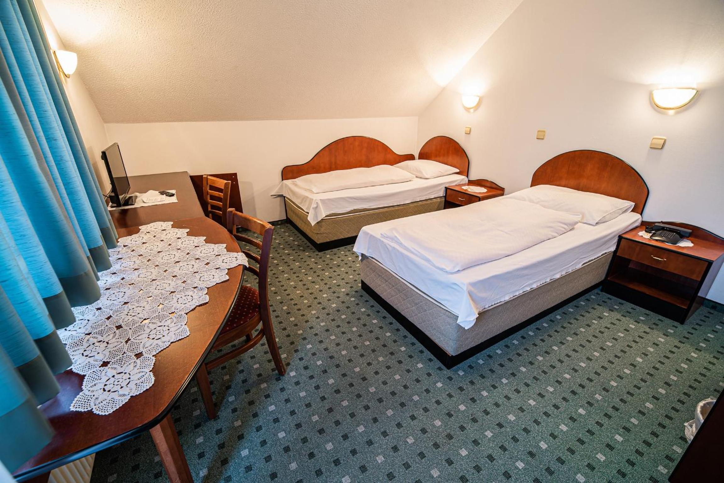 Twin Room with Balcony - Photo 1