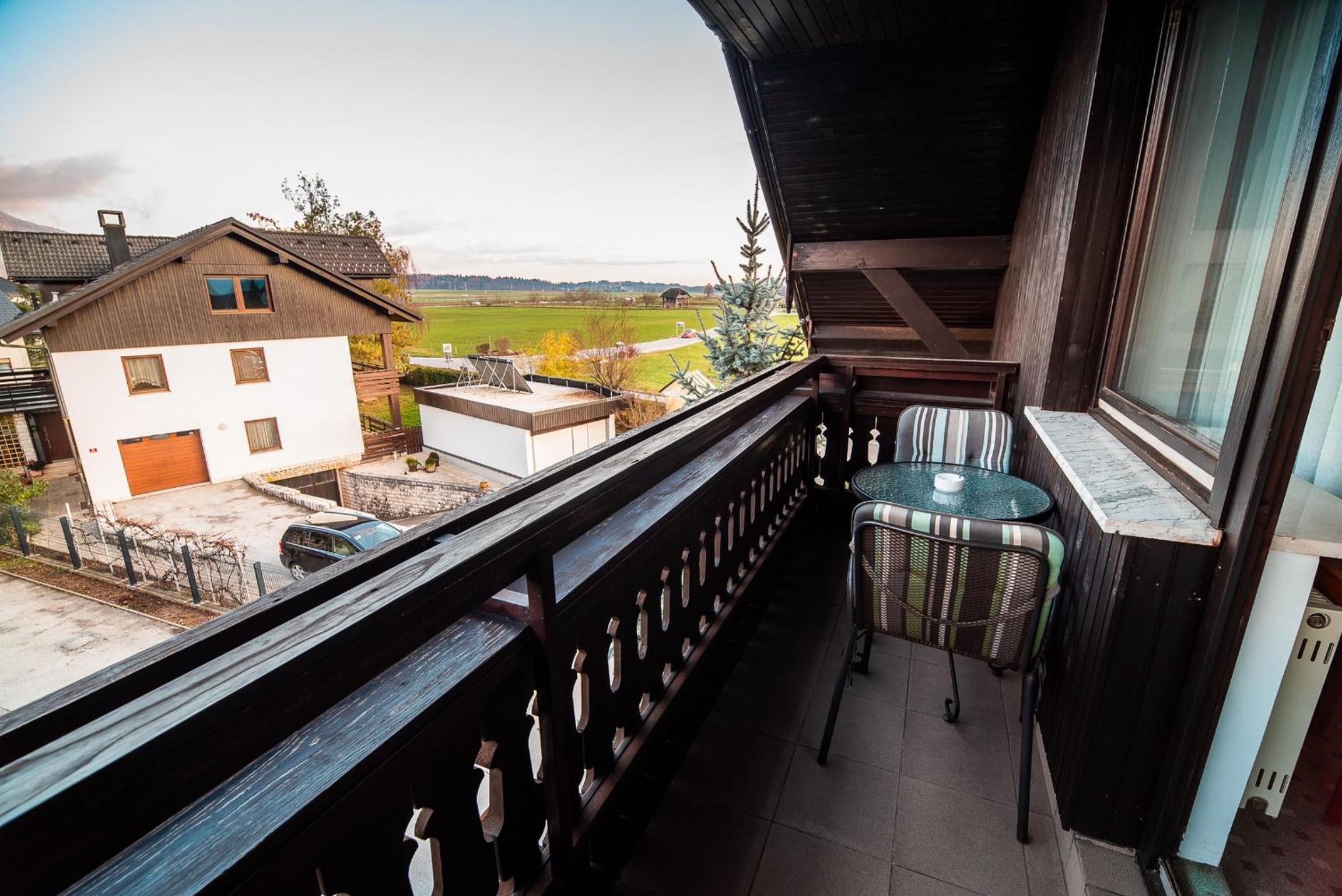 Twin Room with Balcony - Photo 5