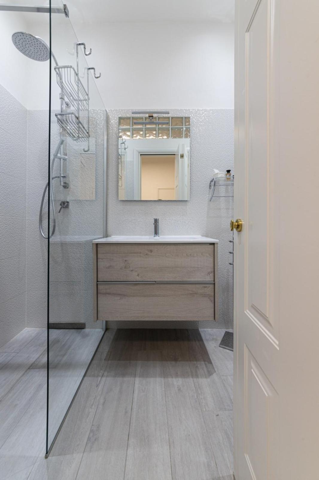 Triple Room with Private Bathroom photo 2