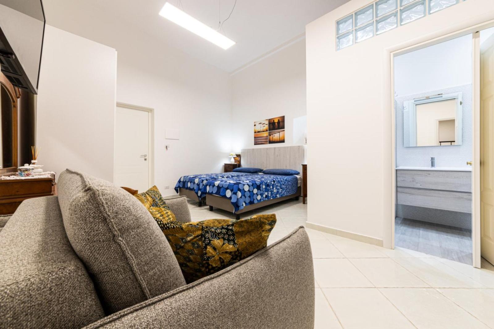 Triple Room with Private Bathroom photo 3