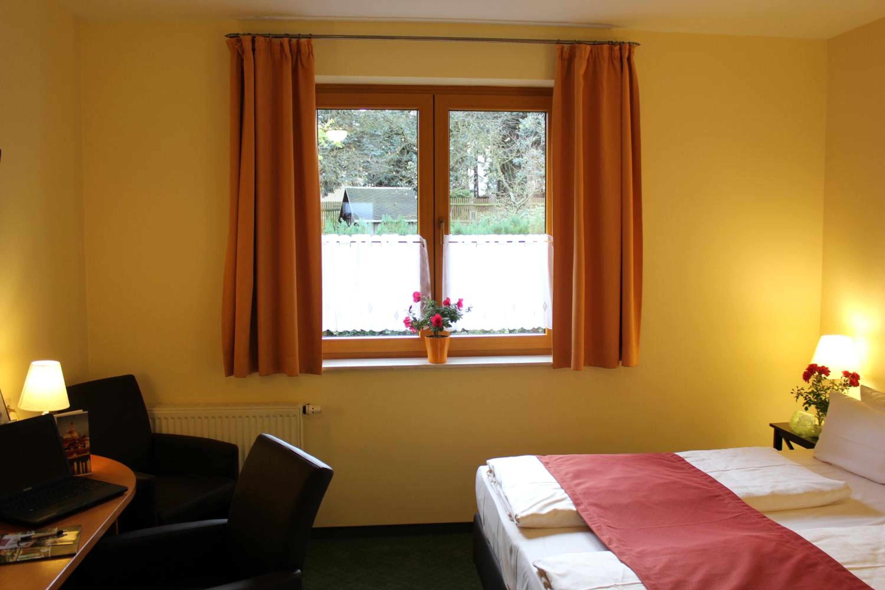 Double Room - Photo 6