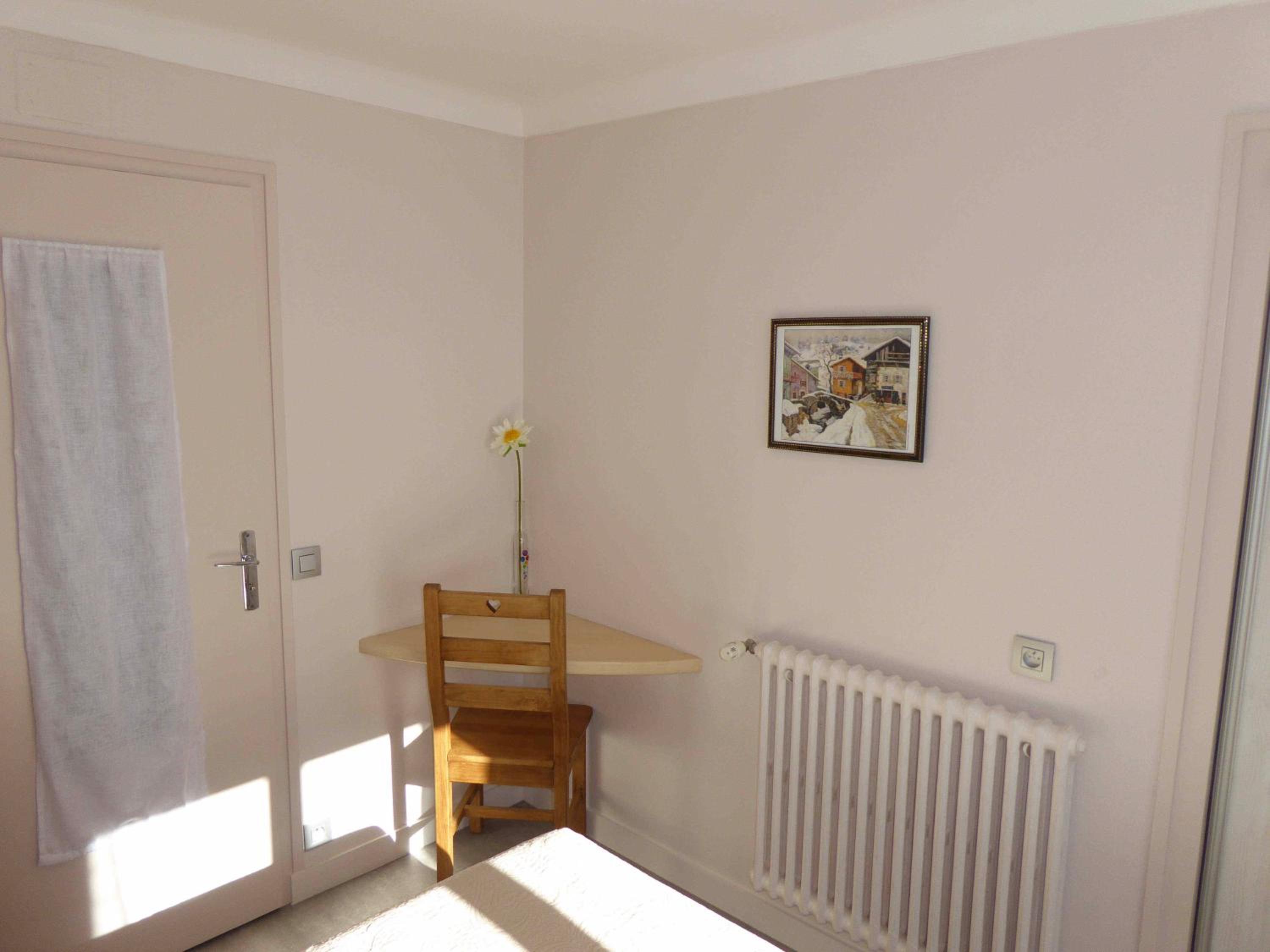 Apartment with Balcony photo 2