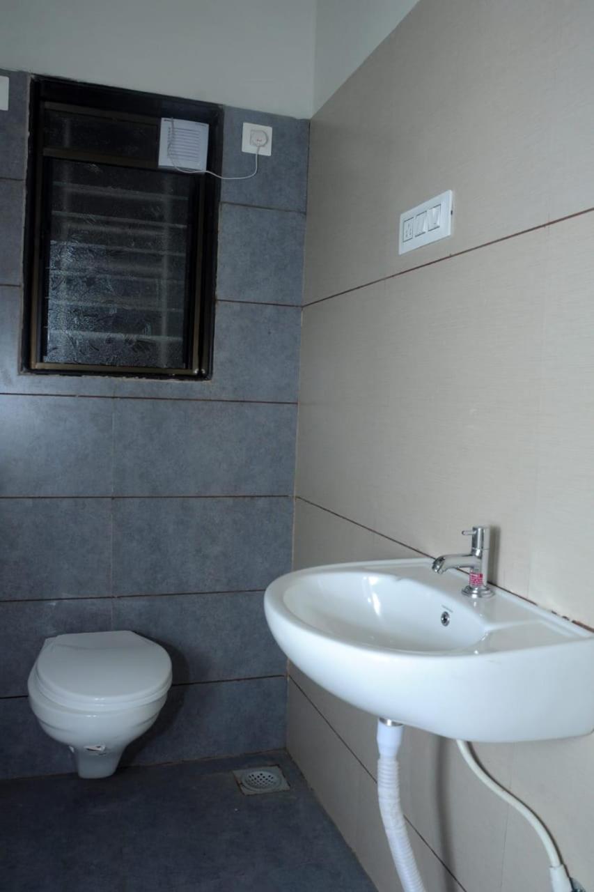 Standard Double Room with Fan - Photo 3