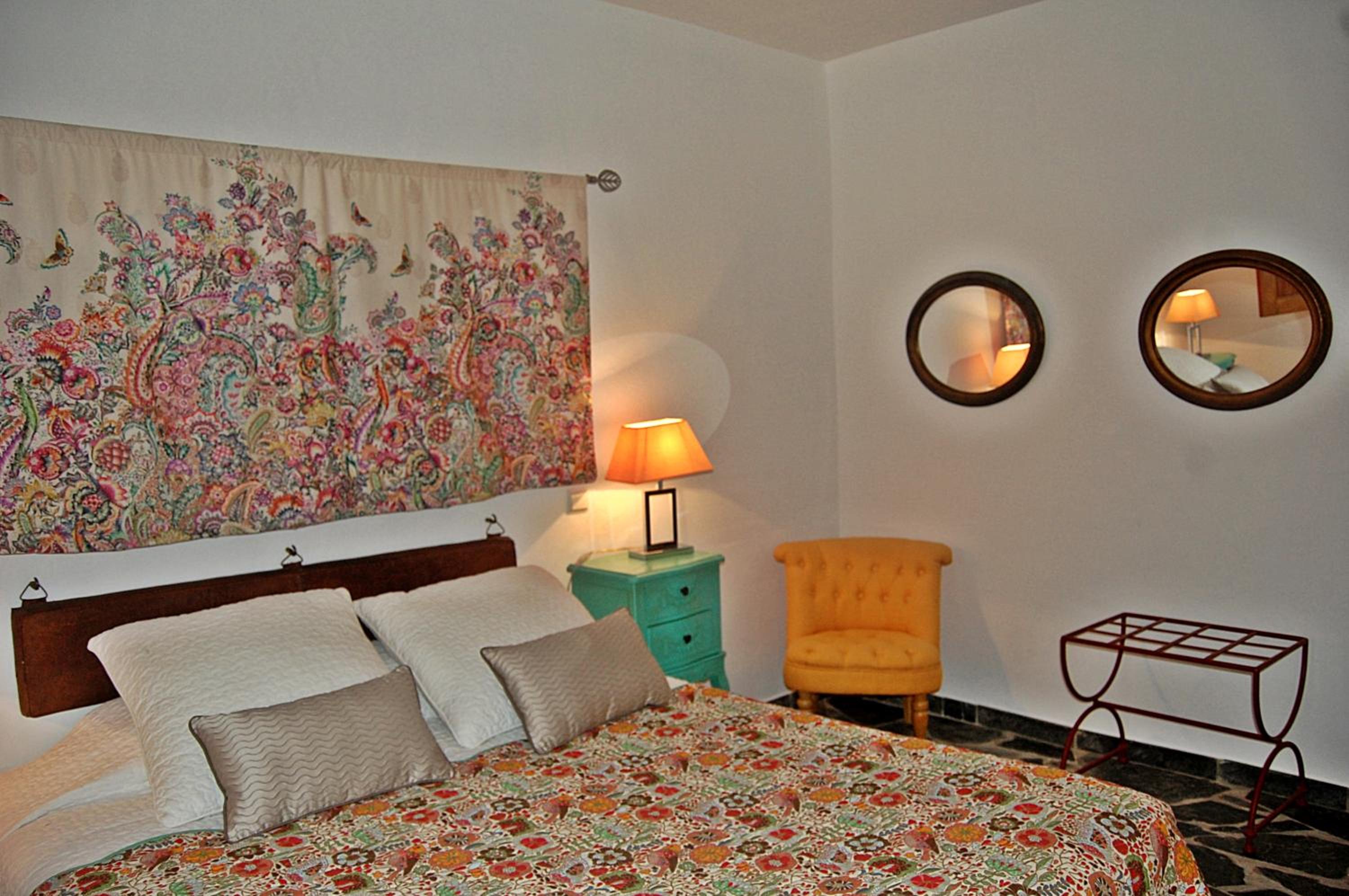 Two-Bedroom Apartment - Photo 5