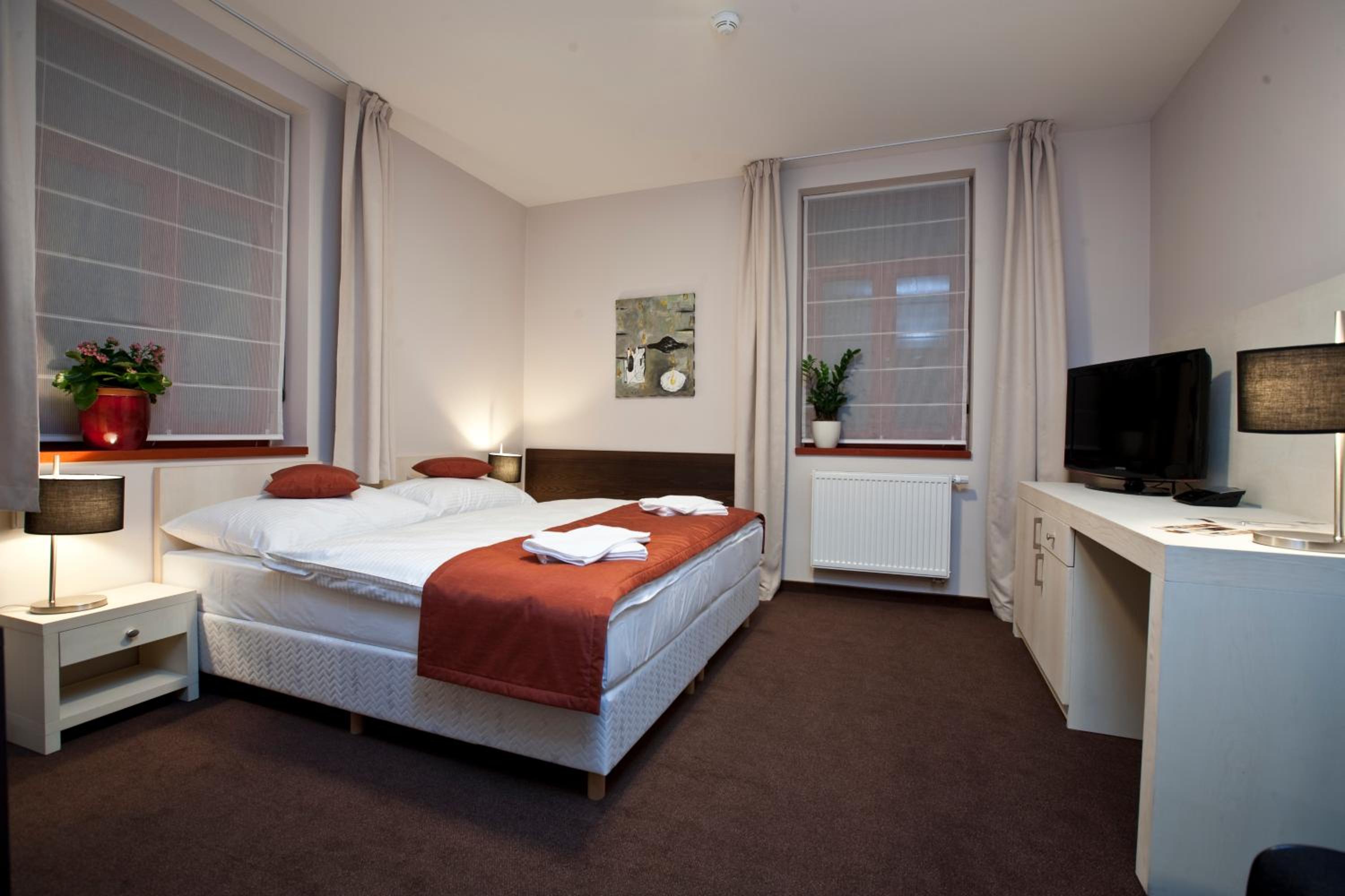 Standard Double or Twin Room photo 3