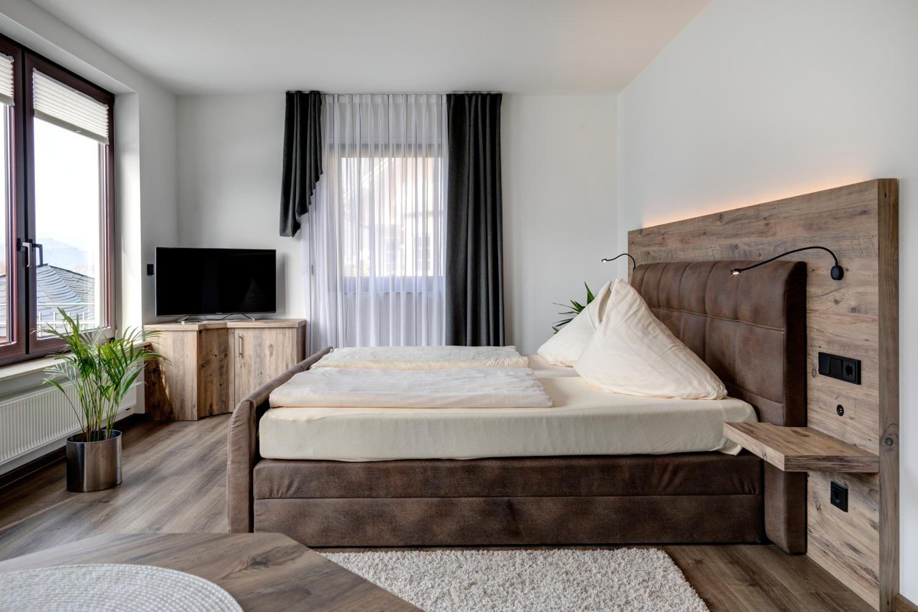 Deluxe Double Room with Balcony and River View photo 1