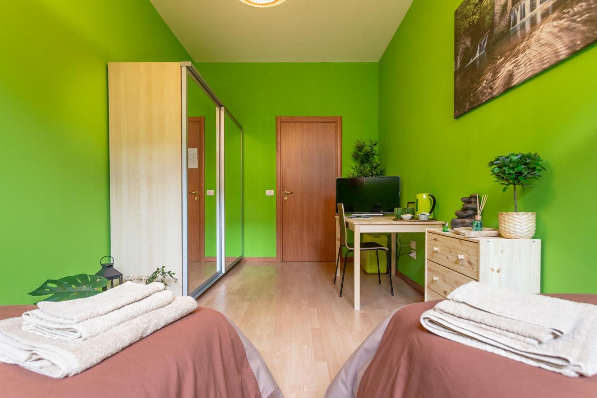 Twin Room with Private External Bathroom - Photo 3