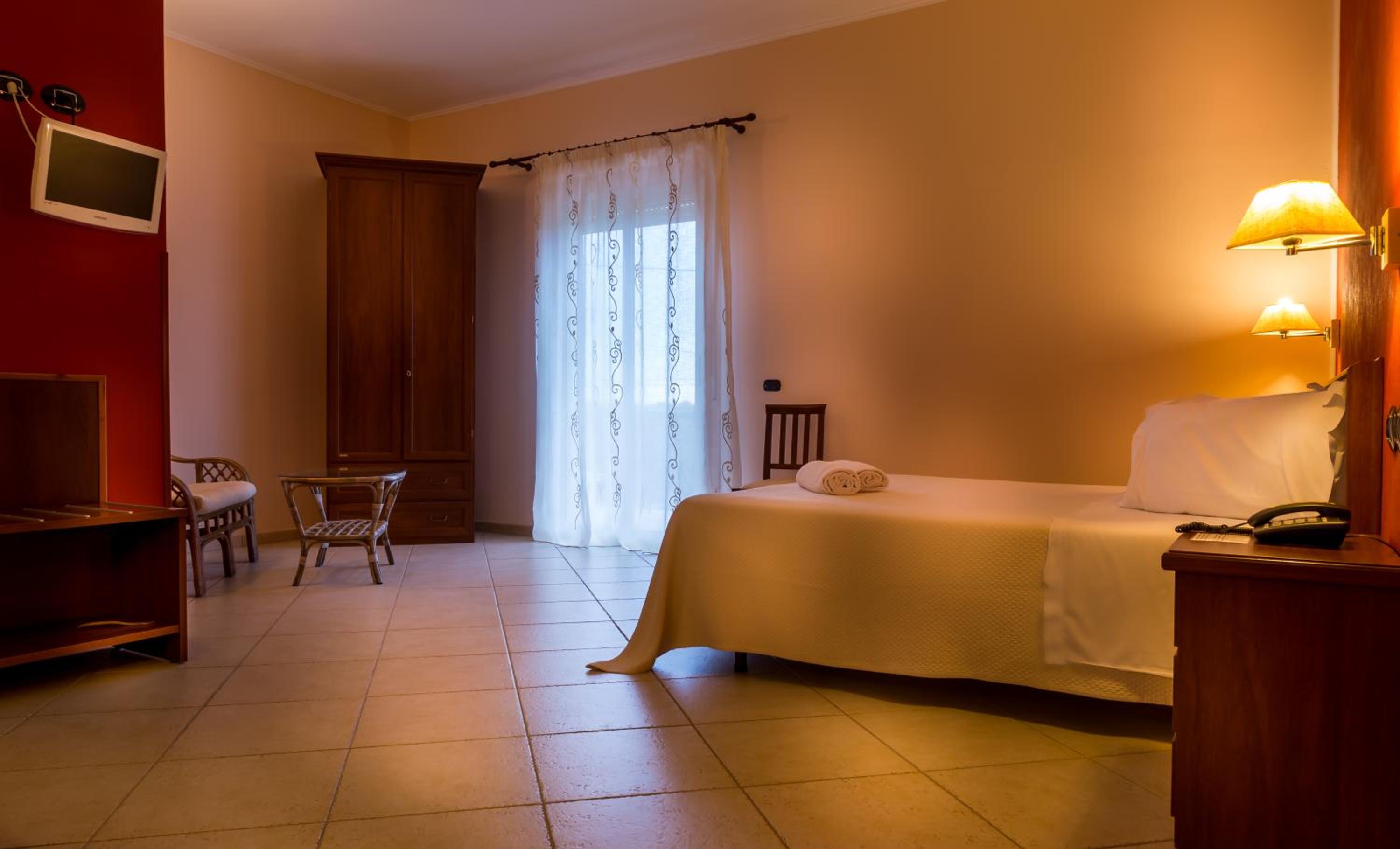 Deluxe Family Room - Photo 22