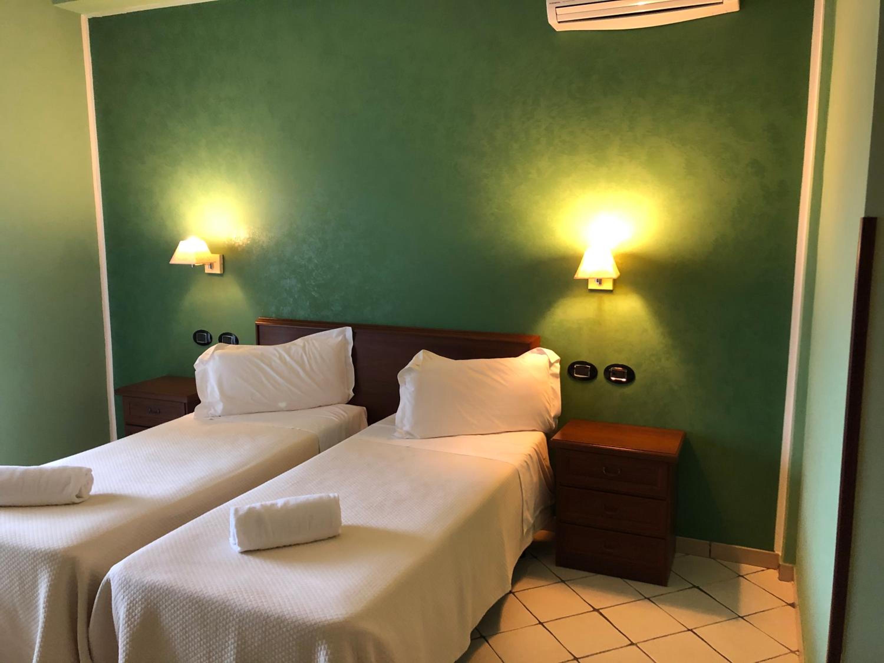 Superior Triple Room - Photo 12