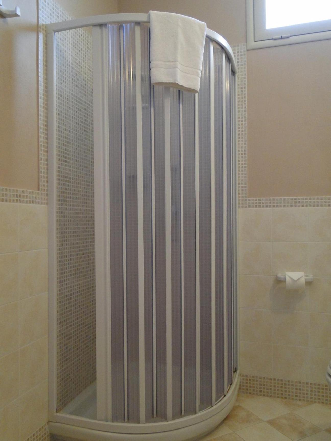 Standard Triple Room - Photo 3