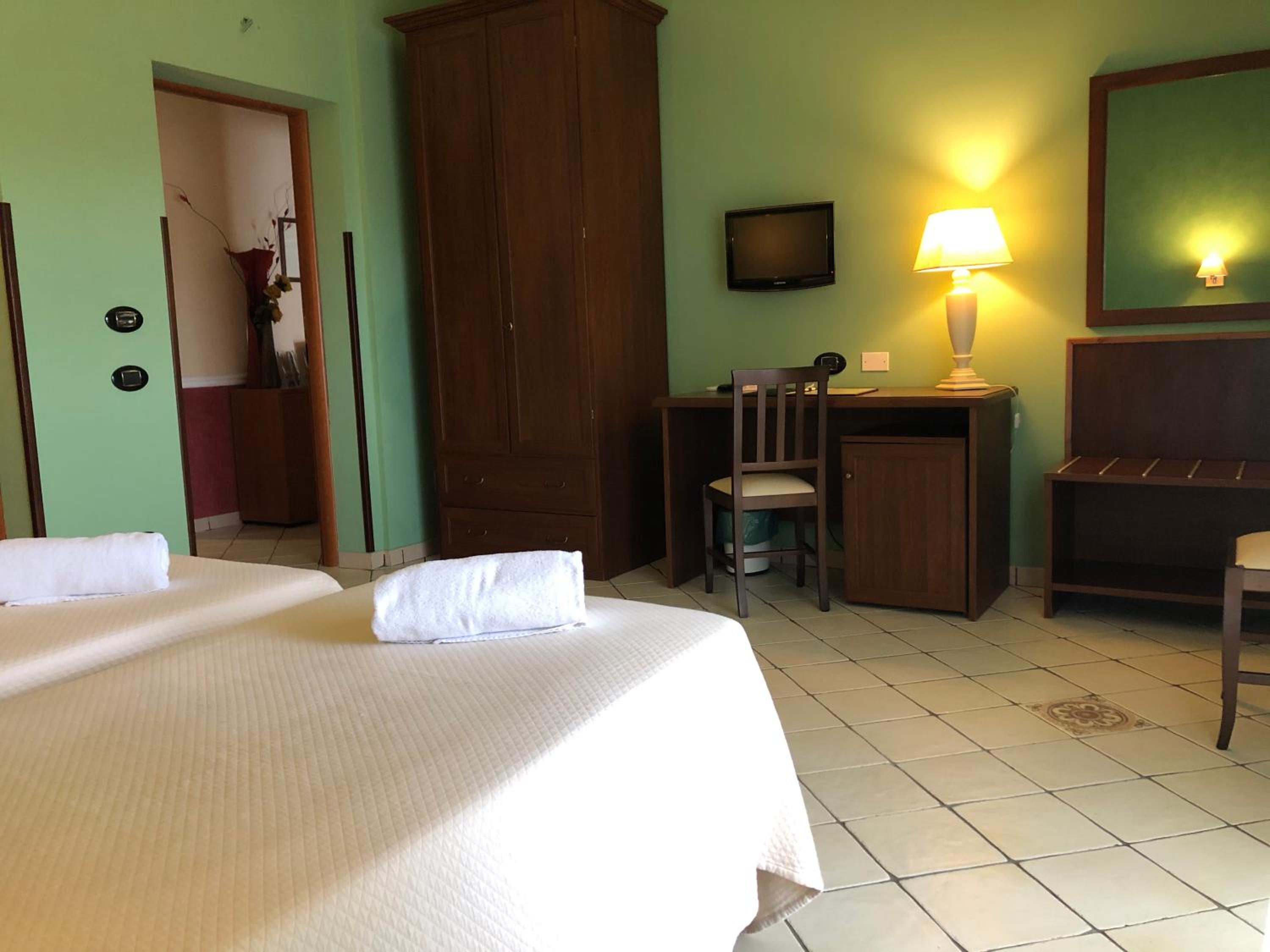 Superior Triple Room - Photo 3