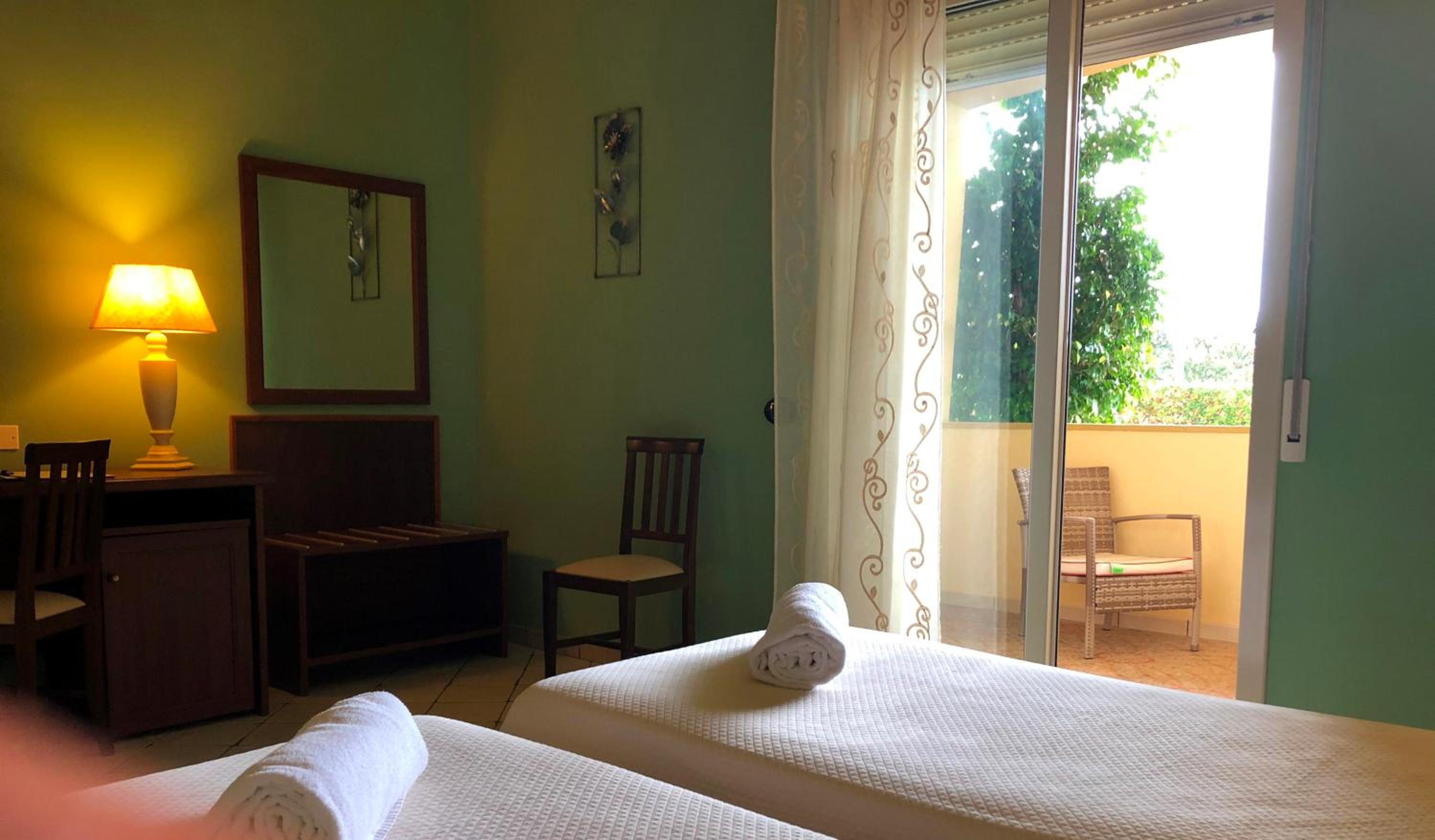 Superior Triple Room - Photo 4
