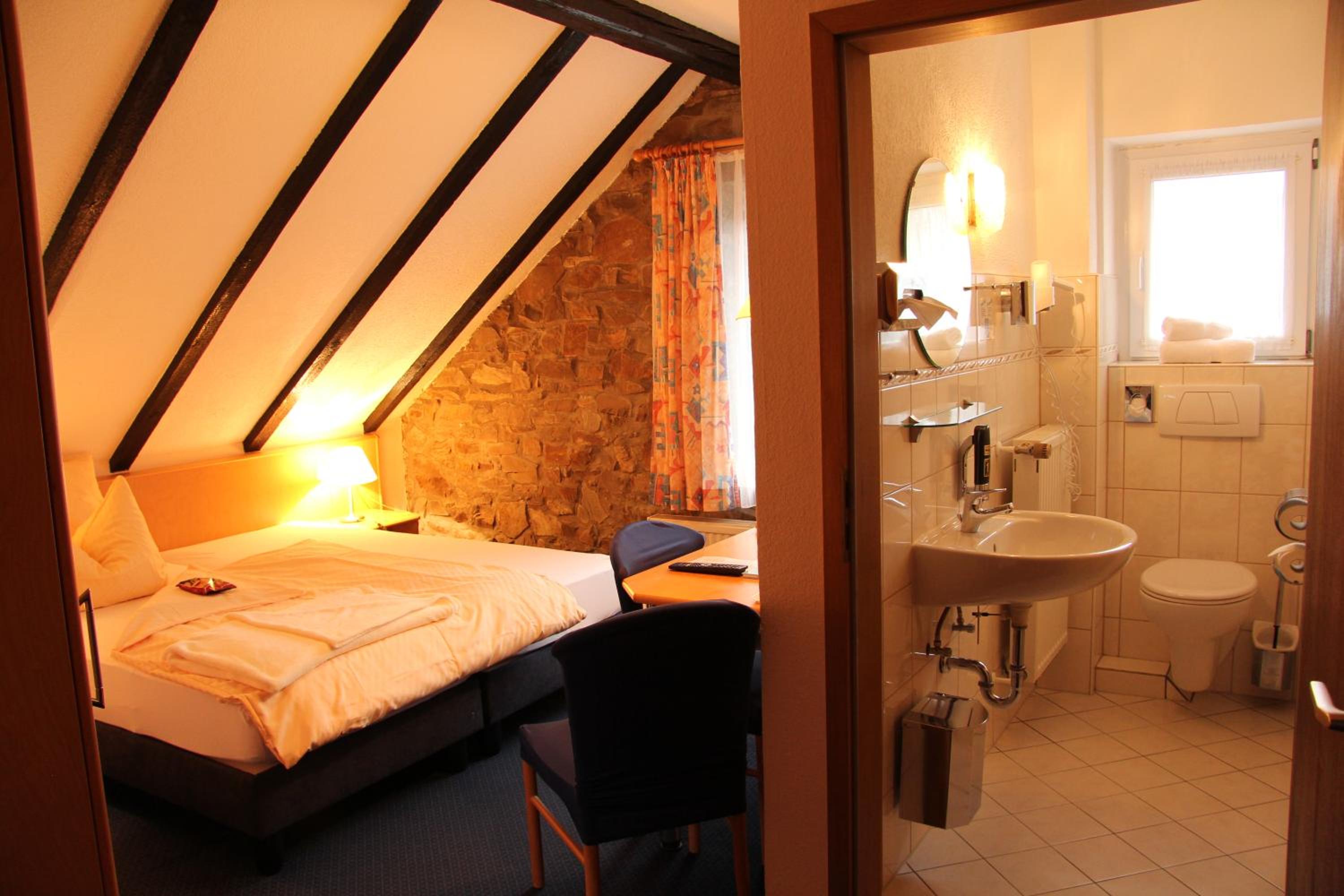 Triple Room with Bathroom photo 2