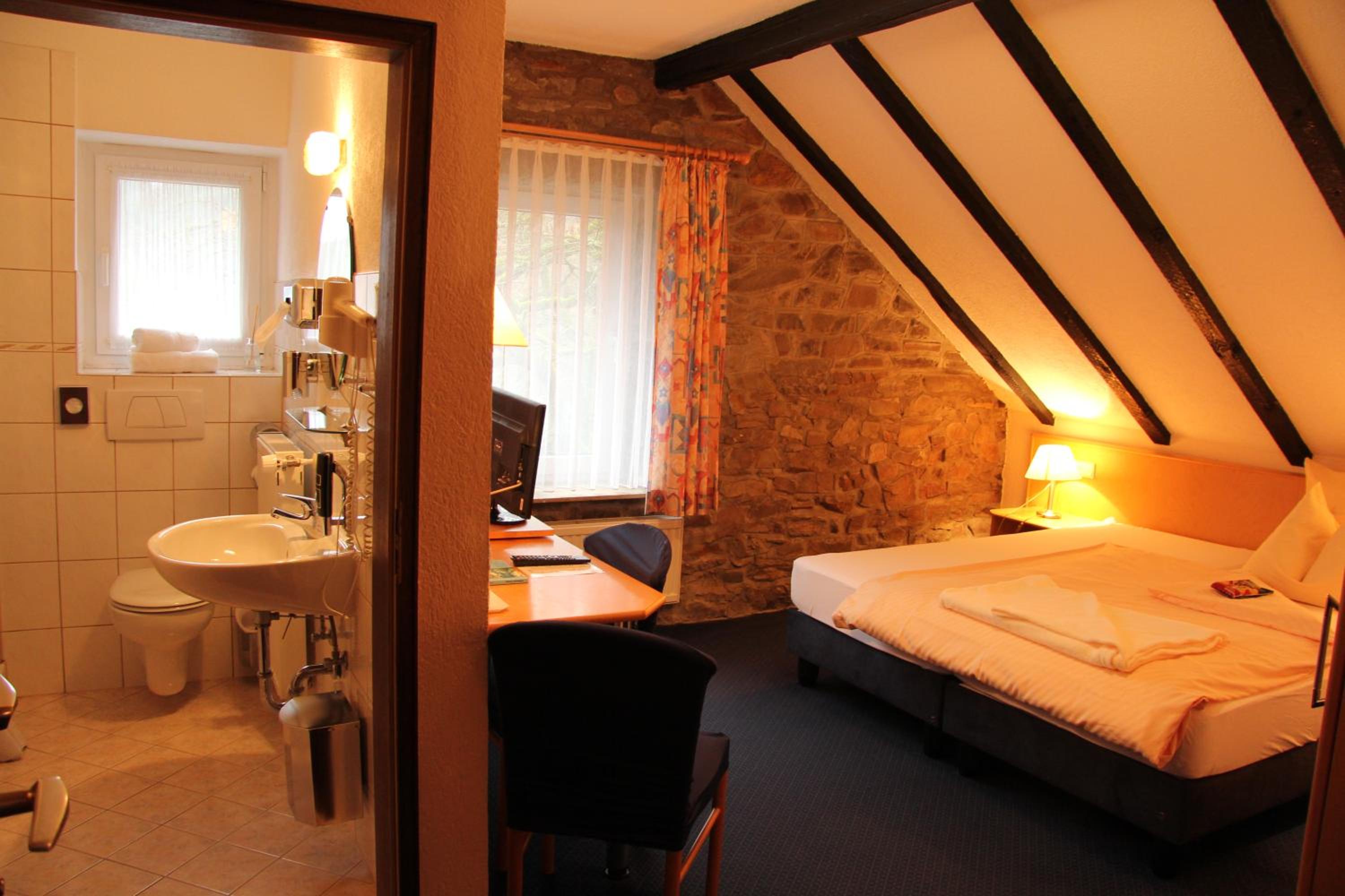 Double or Twin Room with Bathroom photo 3