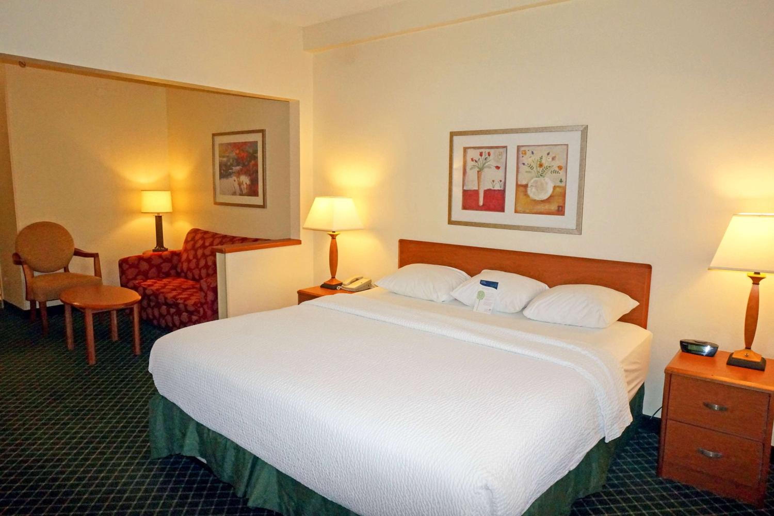 Queen Room - Disability Access - Non-Smoking - Photo 2